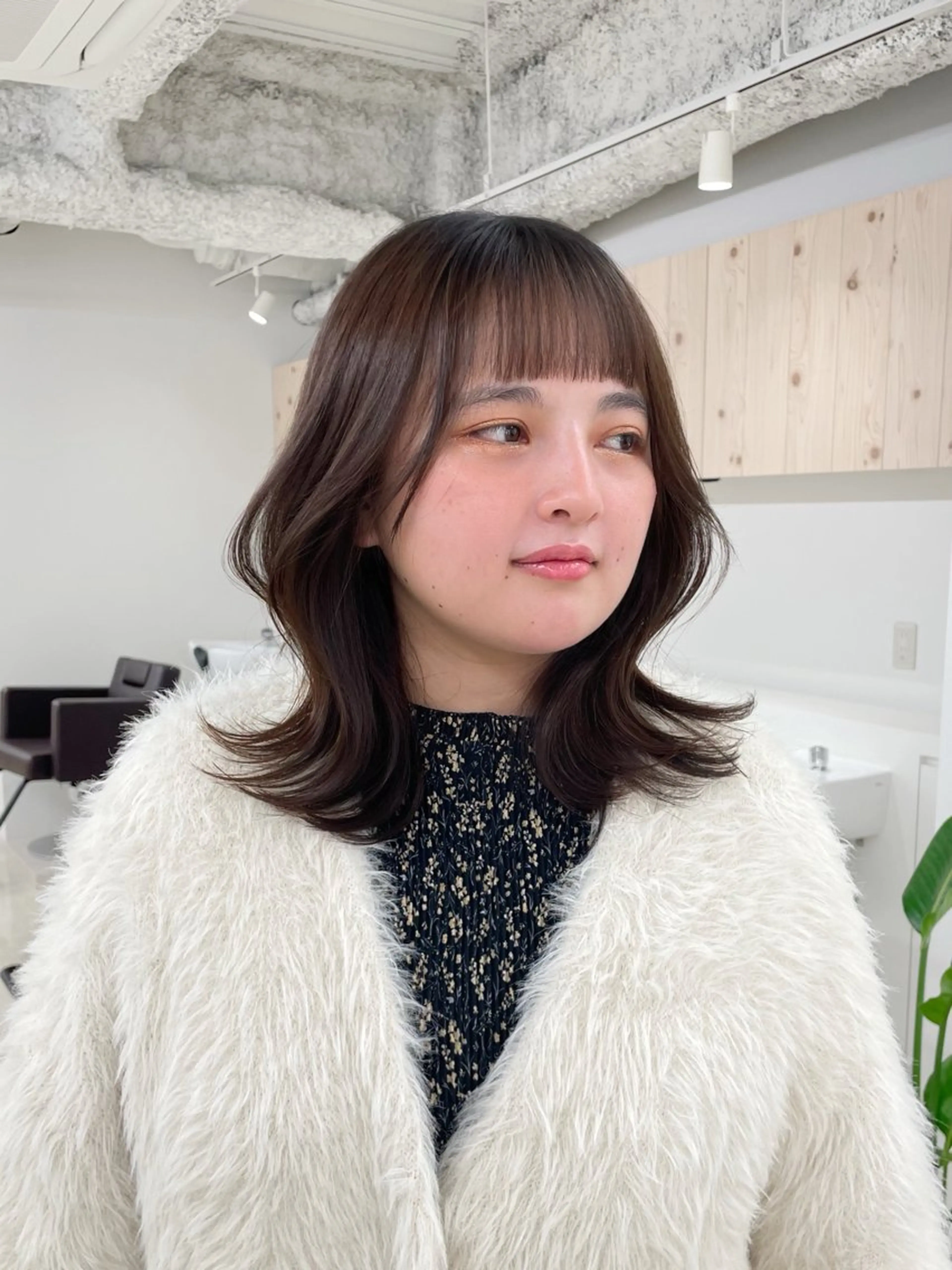 セミロング カラー カット ヘアカラー トリートメント ヘアセット 新宿/韓国ヘア/ 髪質改善ストレートのヘアスタイル