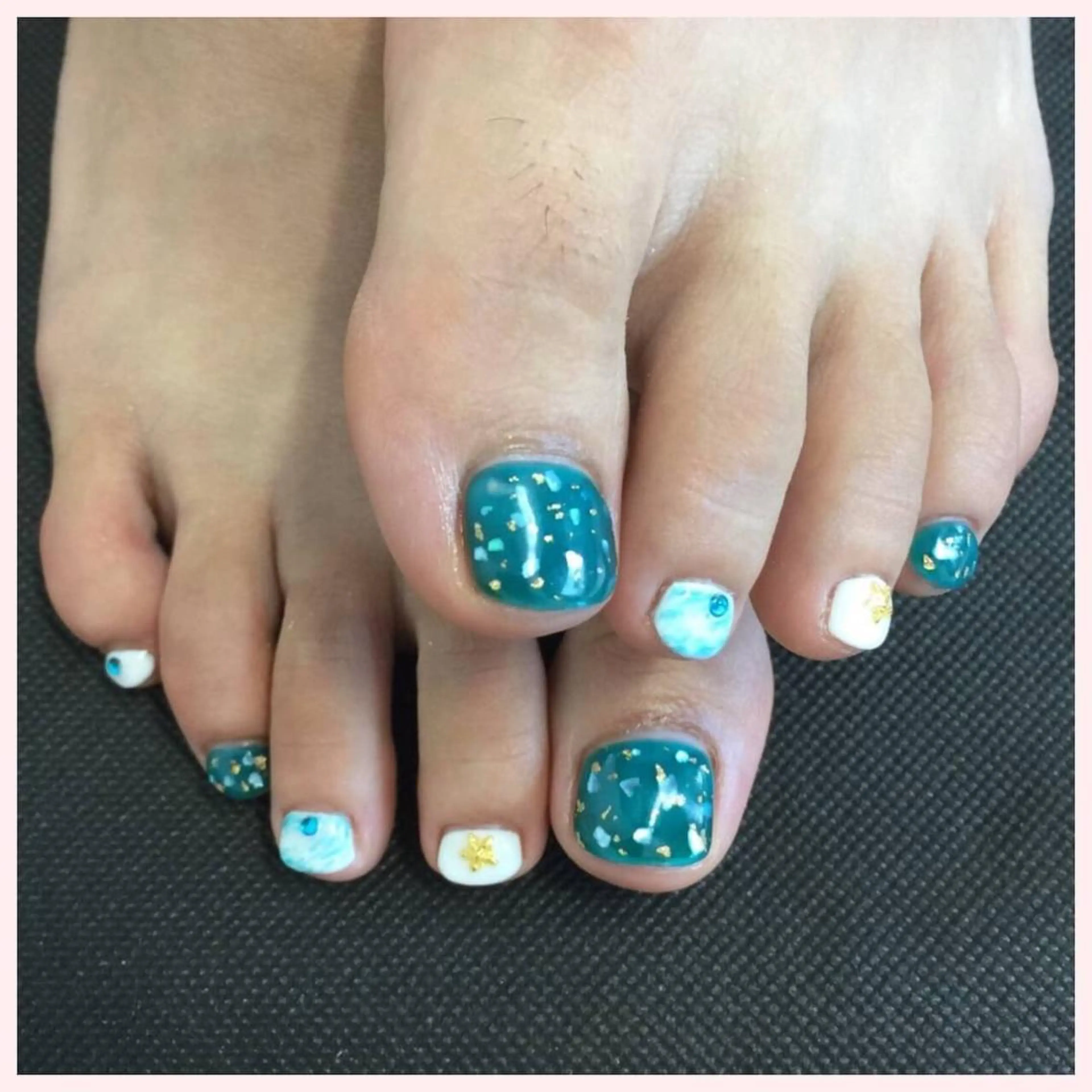ネイル ジェルネイル パラジェル フットネイル PURE NAILのネイルデザイン