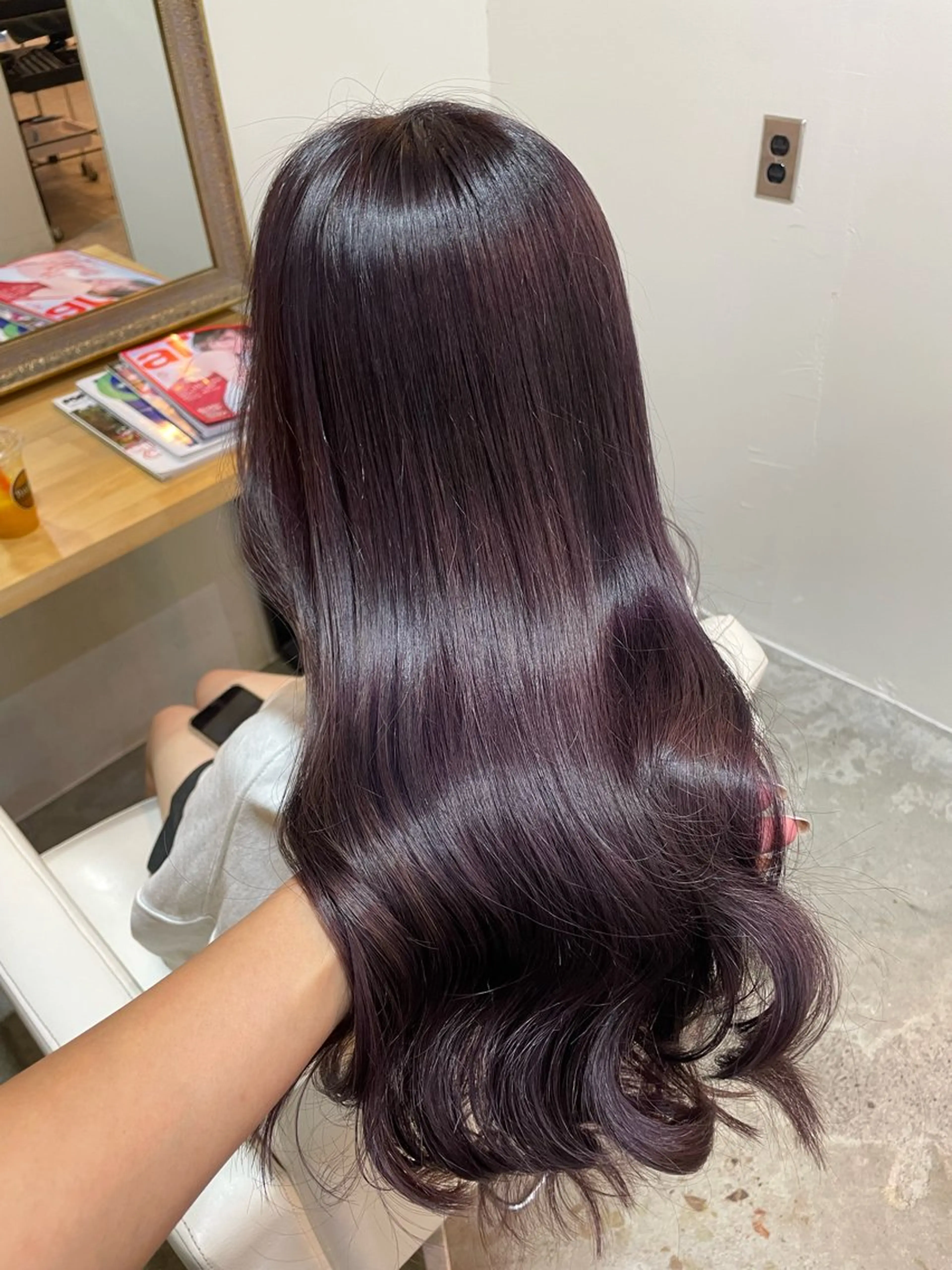 ロング カラー パープルカラー ヘアカラー トリートメント 艶カラー｜透明感 カラー｜レイヤーのヘアスタイル