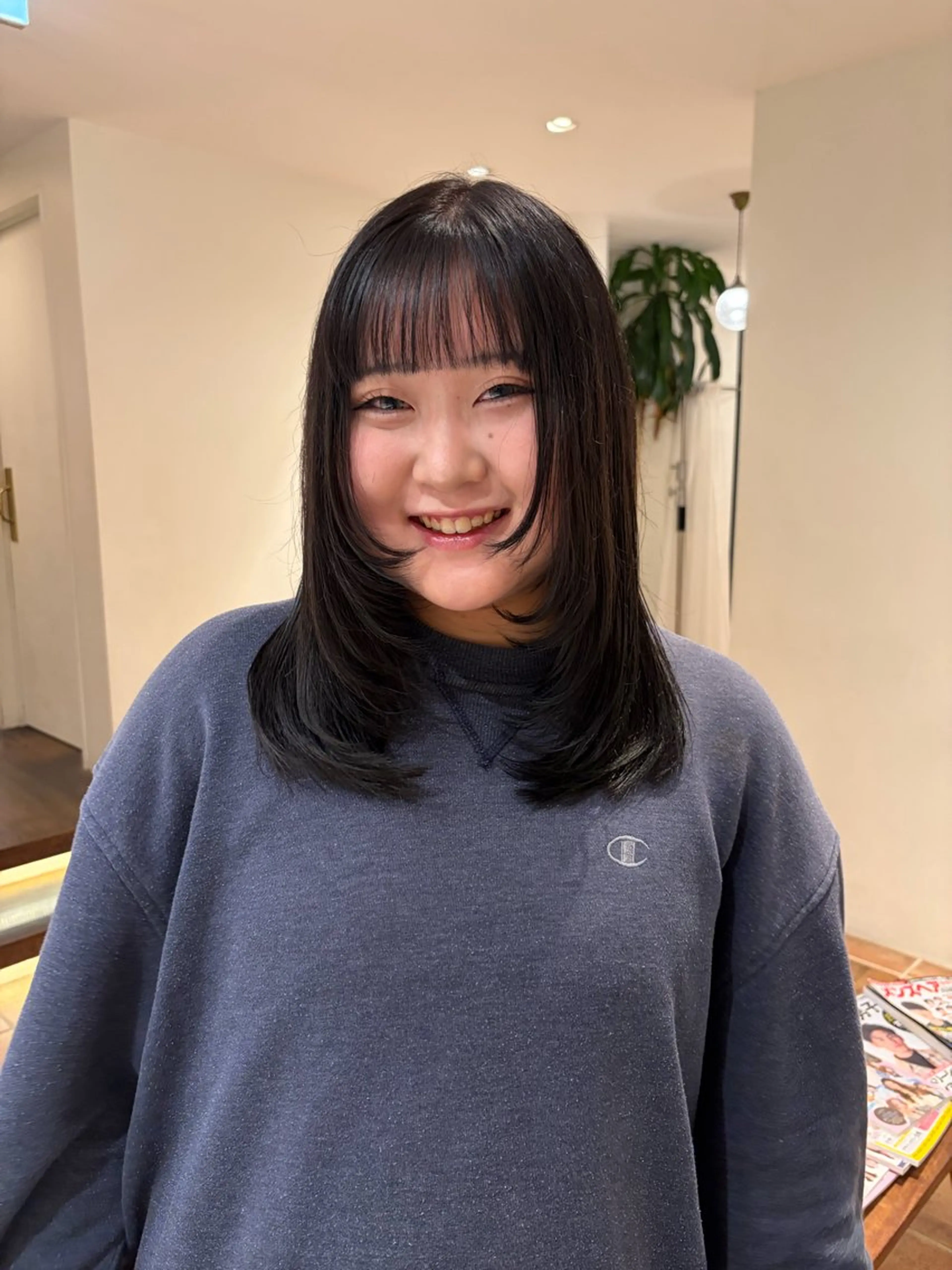 ミディアム ハイレイヤー レイヤーカット るな/暖色、 ベージュカラー🎀のヘアスタイル