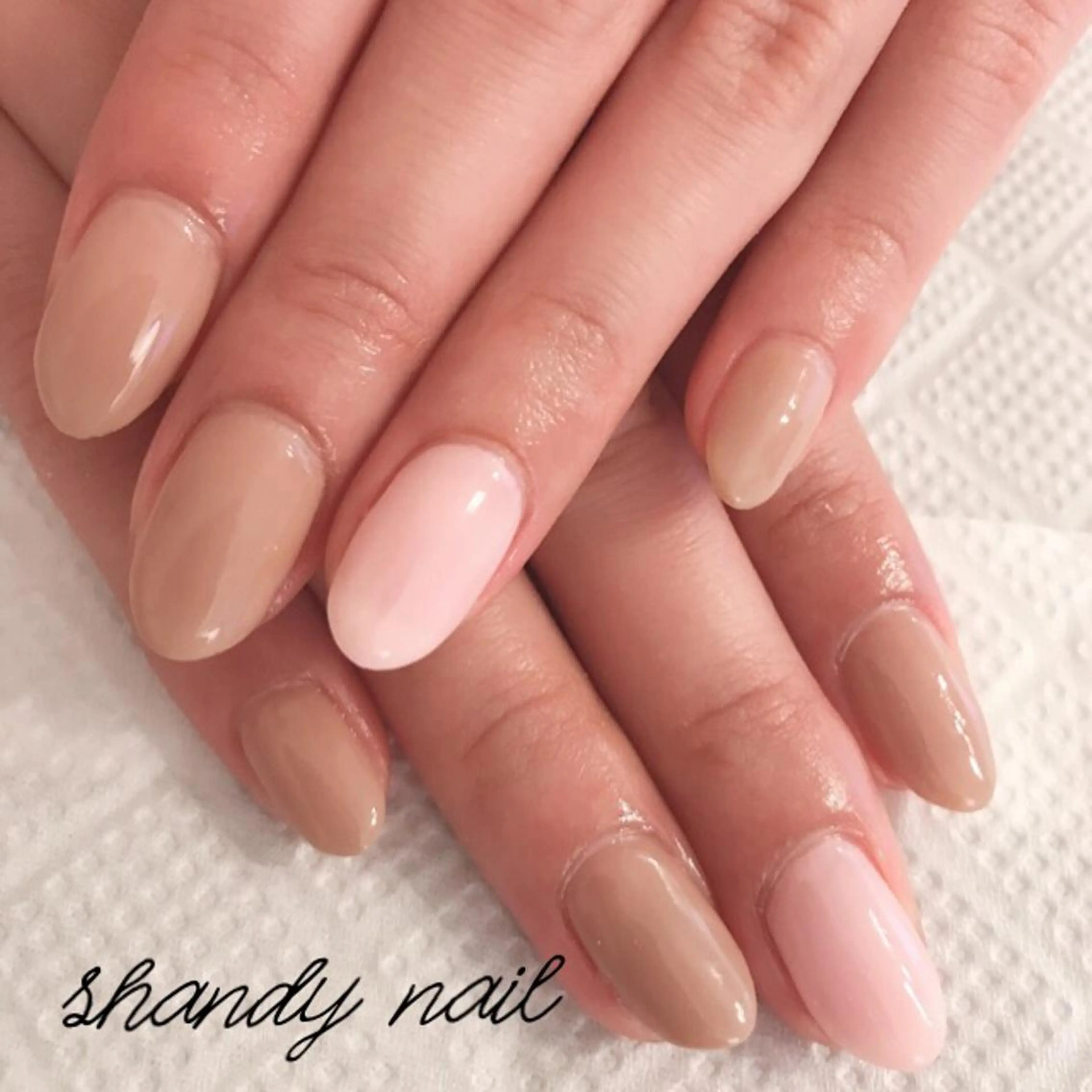 セミロング shandy nailのネイルデザイン