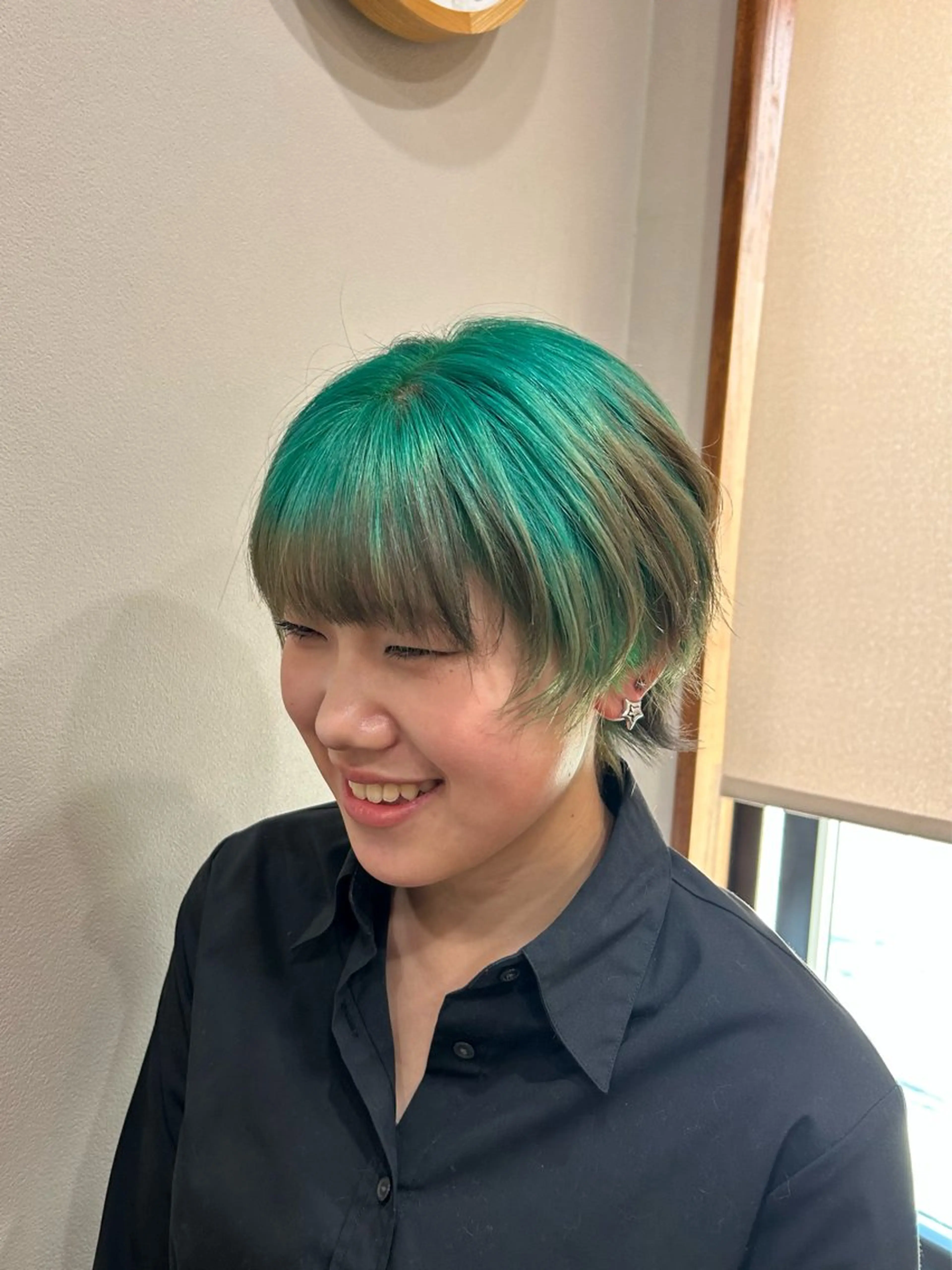 ショート カラー ブリーチ ブラウンカラー ミント ミントグリーン Jamme /齋藤 若菜のヘアスタイル