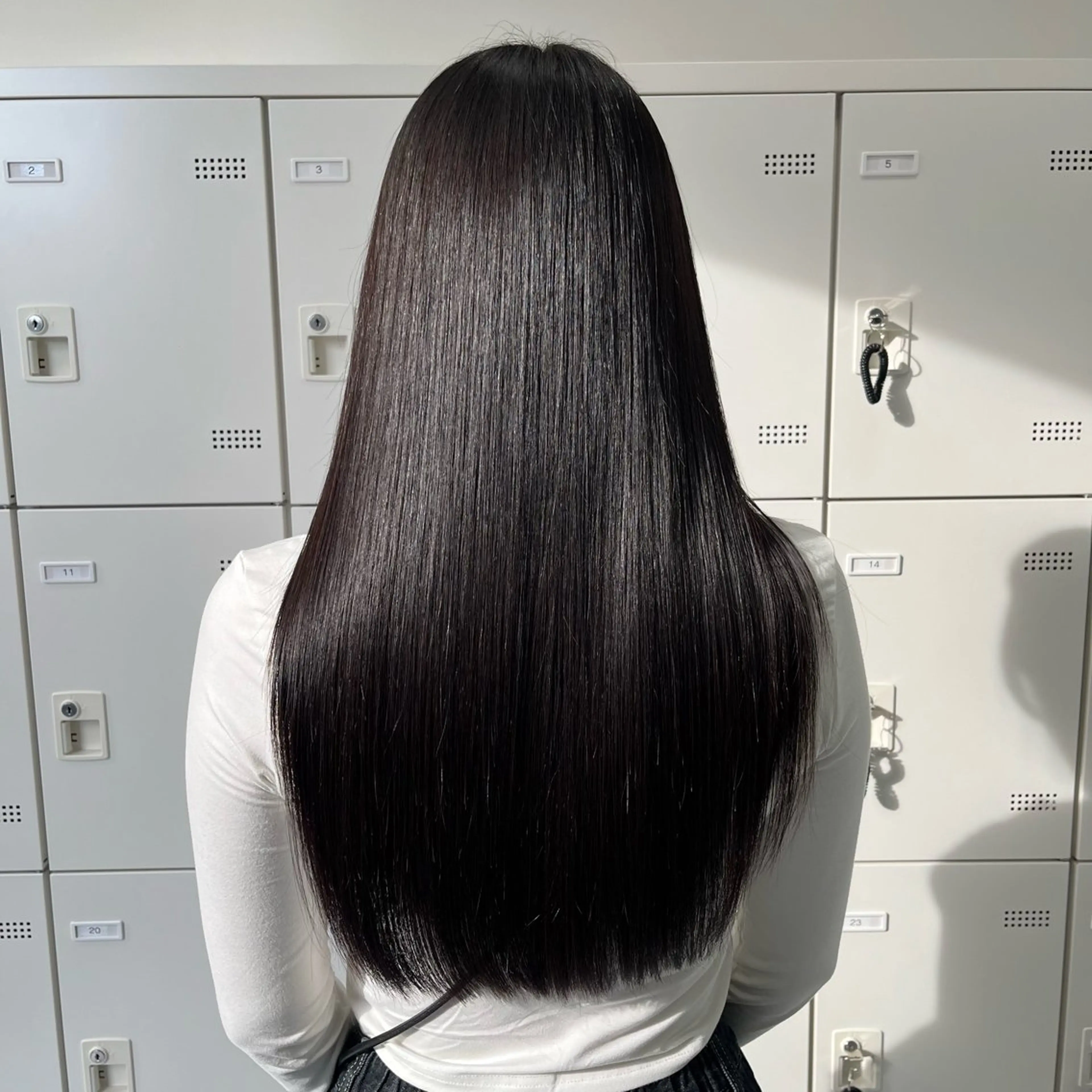 ロング カラー パーマ ヘアアレンジ メンズ キッズ メンズ韓国風 黒髪 ブルーカラー ブルーブラック ブラウンカラー 髪質改善Ⅰ透明感 艶カラーⅠたつやのヘアスタイル