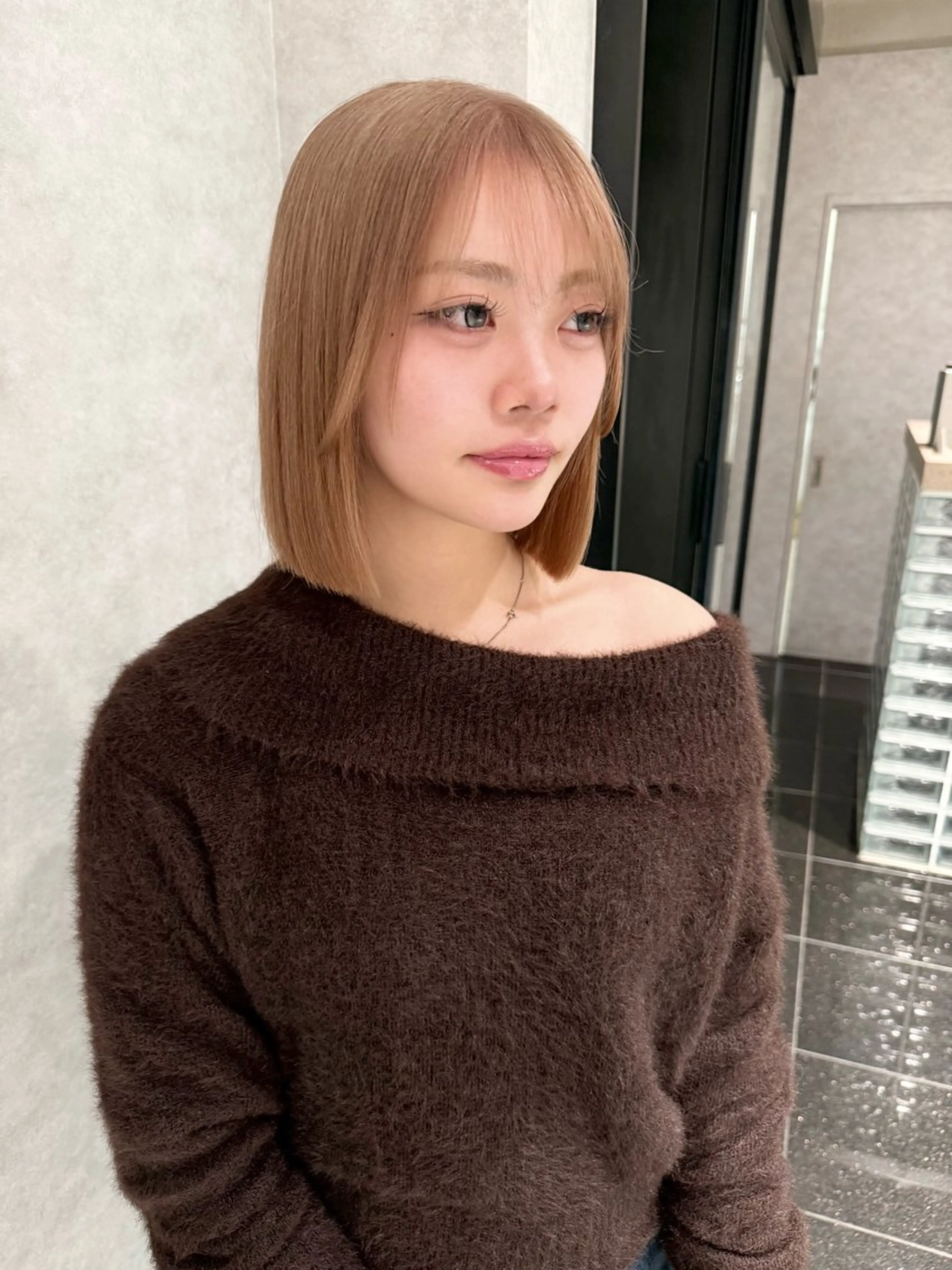 カラー ベージュカラー ブリーチ ミルクティーベージュ ヘアカラー トリートメント Yuto 髪質改善 /透明感カラーのヘアスタイル