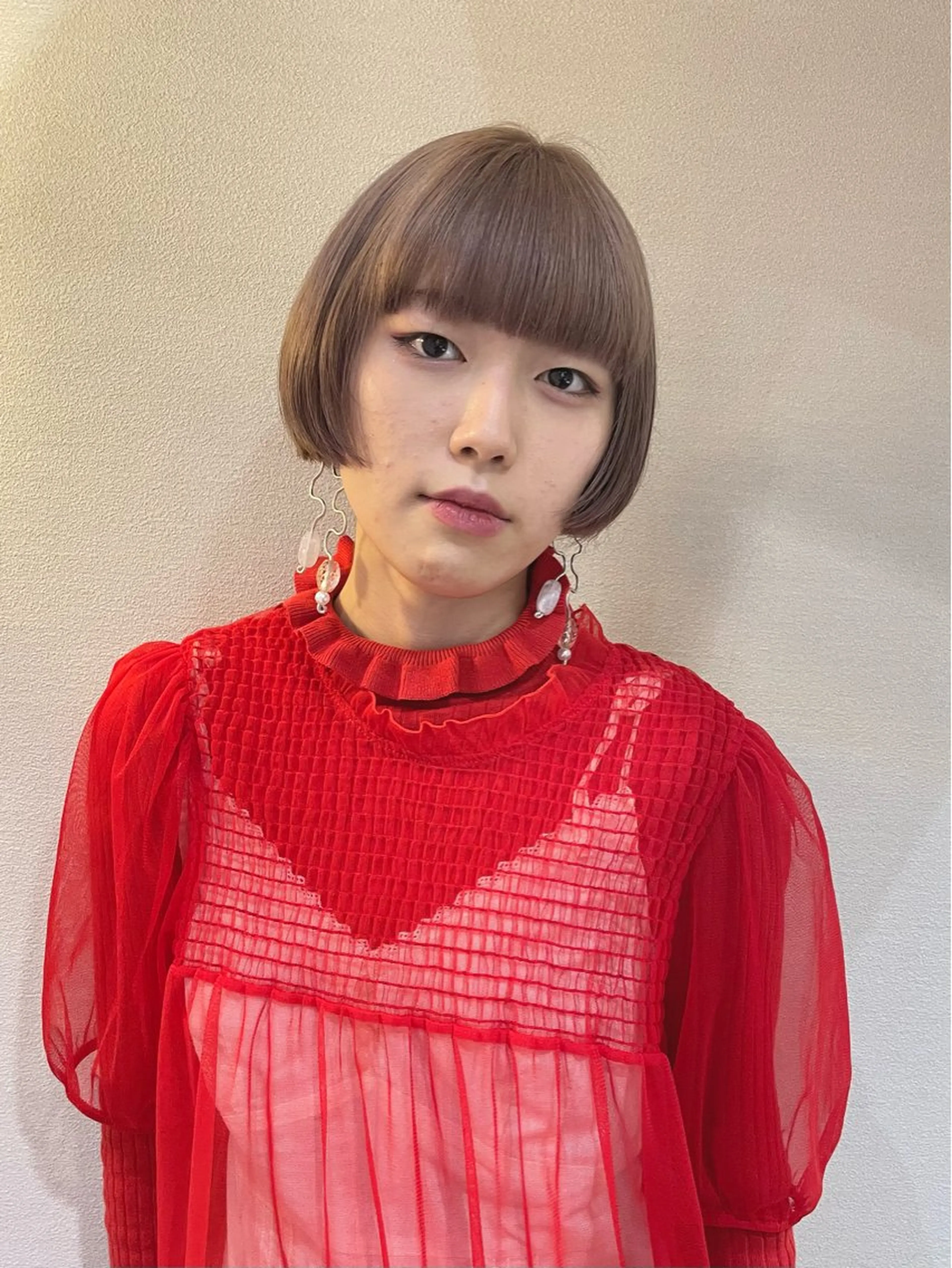 ショート カラー ベージュ/透明感/ 桃子🎀のヘアスタイル