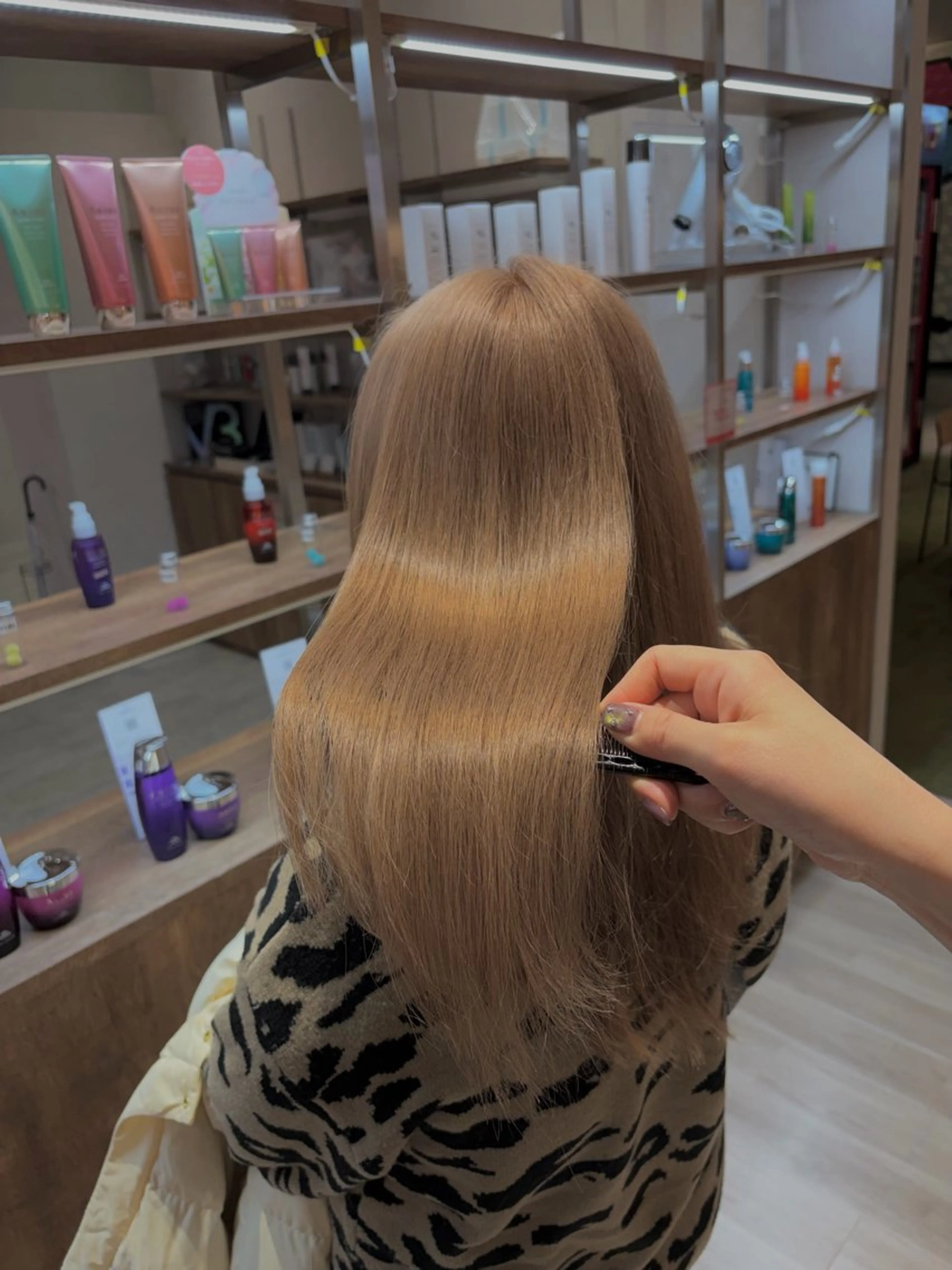 ロング カット ヘアカラー 石垣 凜のヘアスタイル