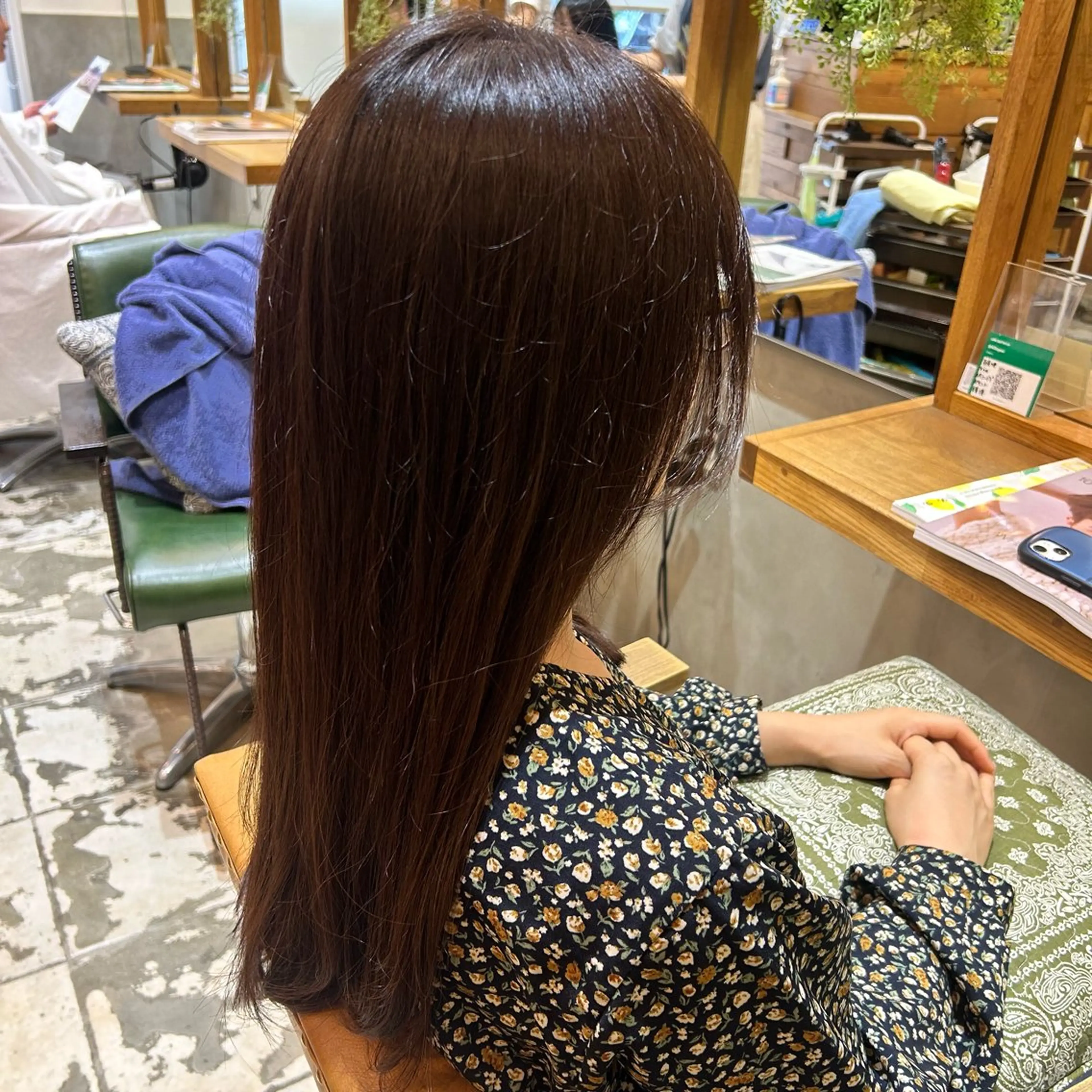 セミロング カラー ブラウンカラー ココアブラウン カット ヘアカラー トリートメント 若狭 彩花のヘアスタイル