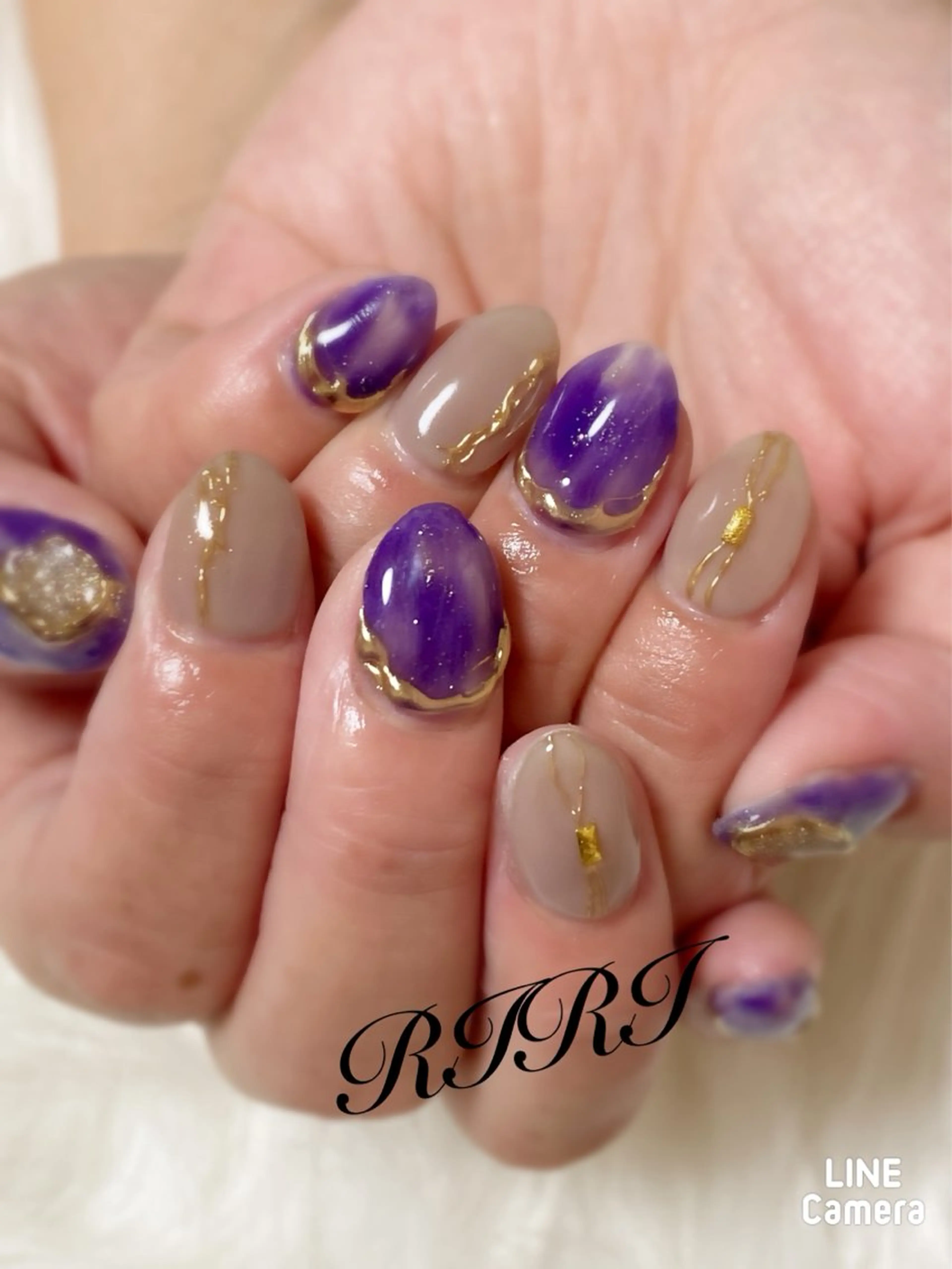 ネイル ジェルネイル キラキラネイル 韓国ネイル オフィスネイル パープル ハンドネイル riri オーナーのネイルデザイン