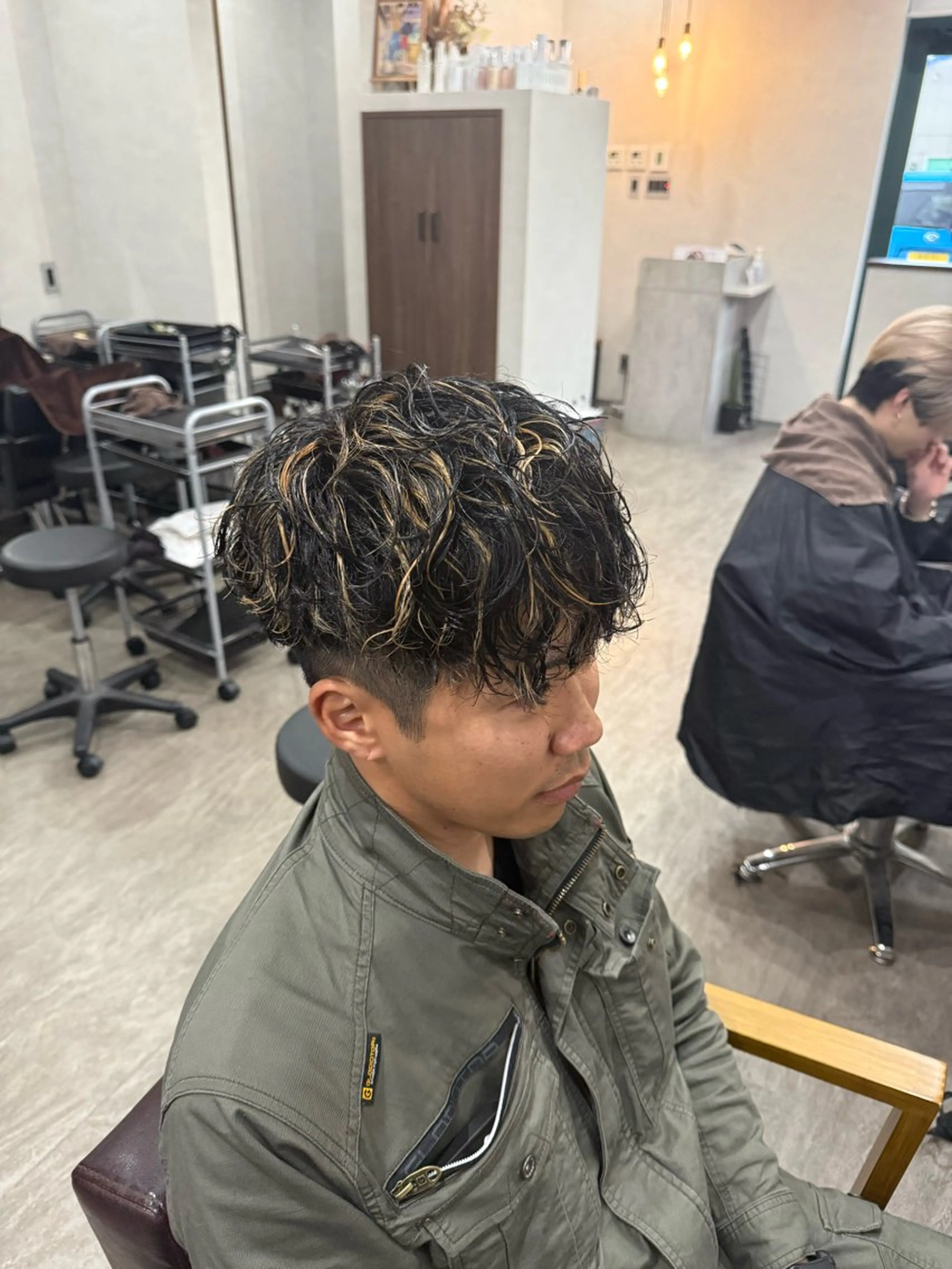 ショート カラー パーマ ハイライトカラー ハイライト カット ヘアカラー パーマ 山田 聖也のヘアスタイル