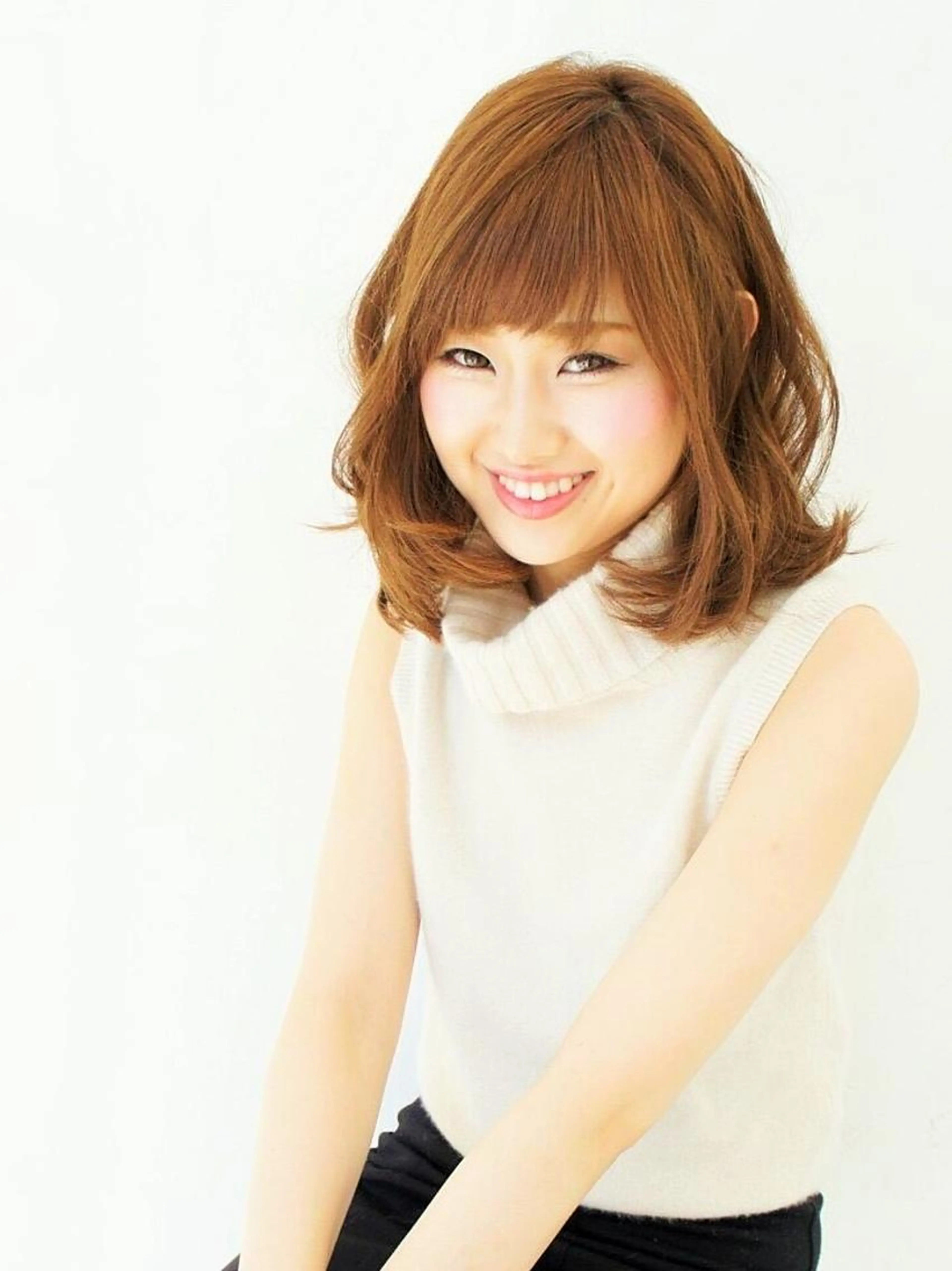 《初回限定》全体カラー〈カット別シャンプーブロー込〉￥4400の写真