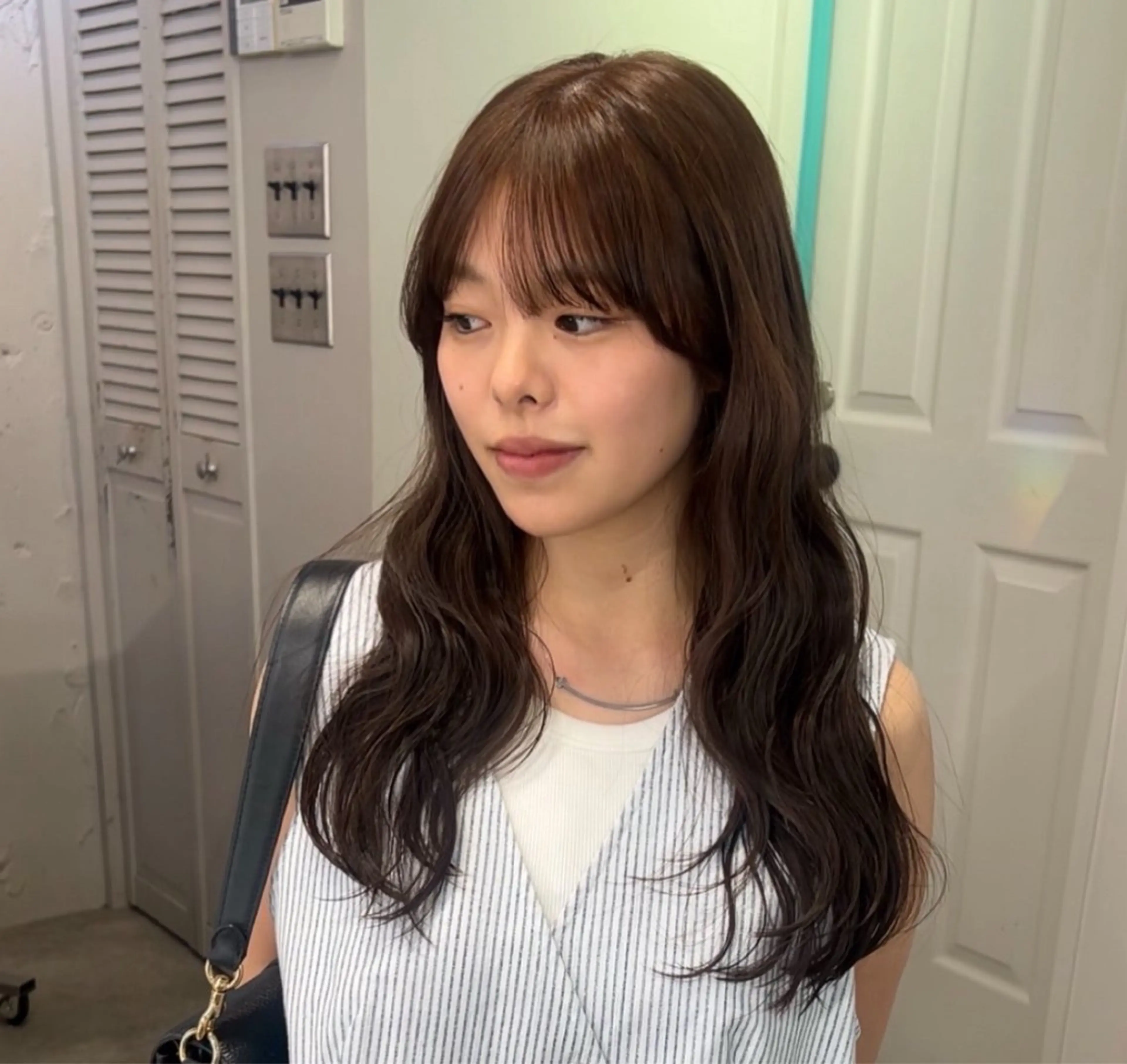 ロング ヘアカラー 小顔に見えるボブ 透明感カラー🪽のヘアスタイル