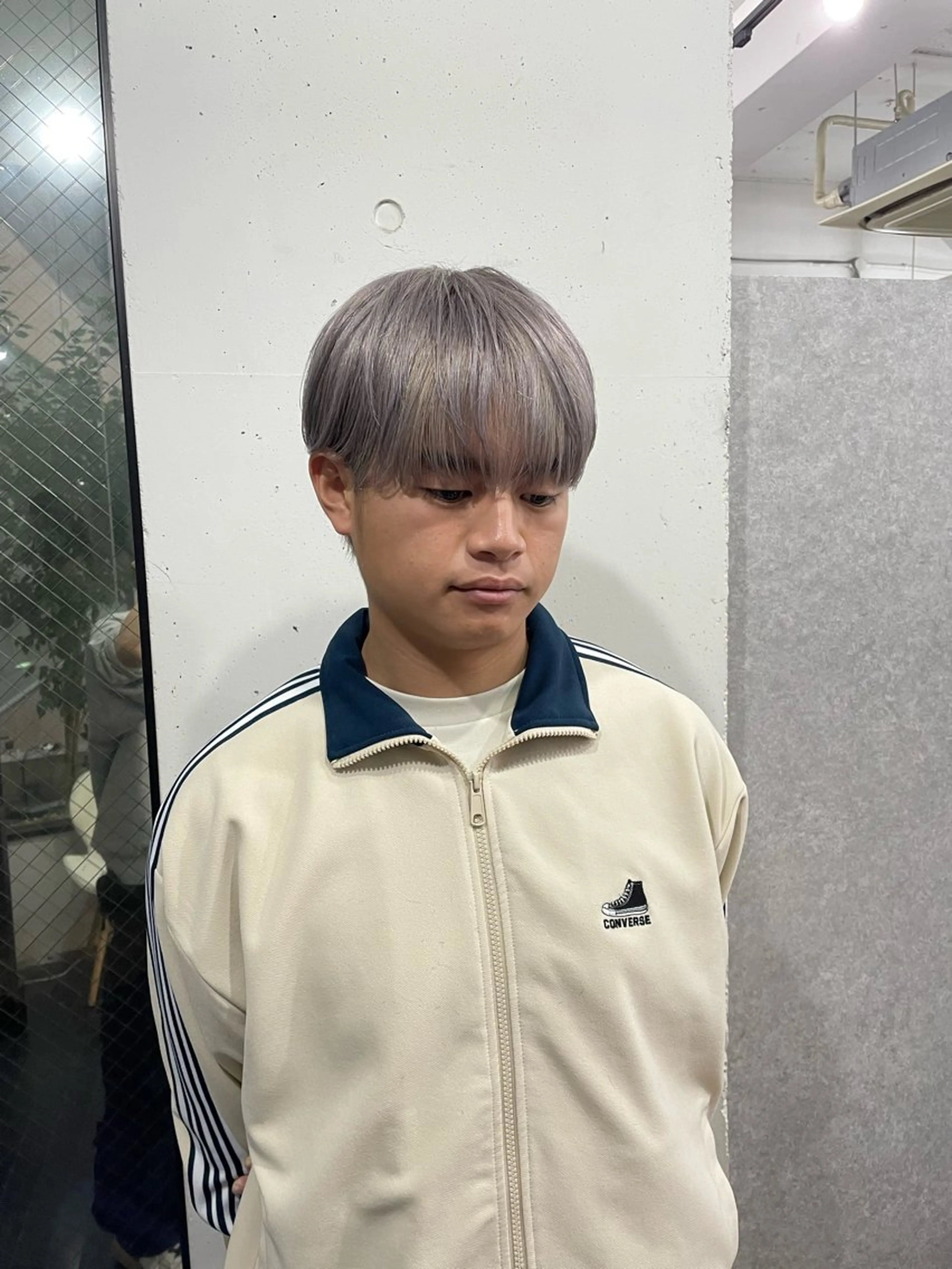 ショートスタイル＋ブリーチ×2＋カラーの写真