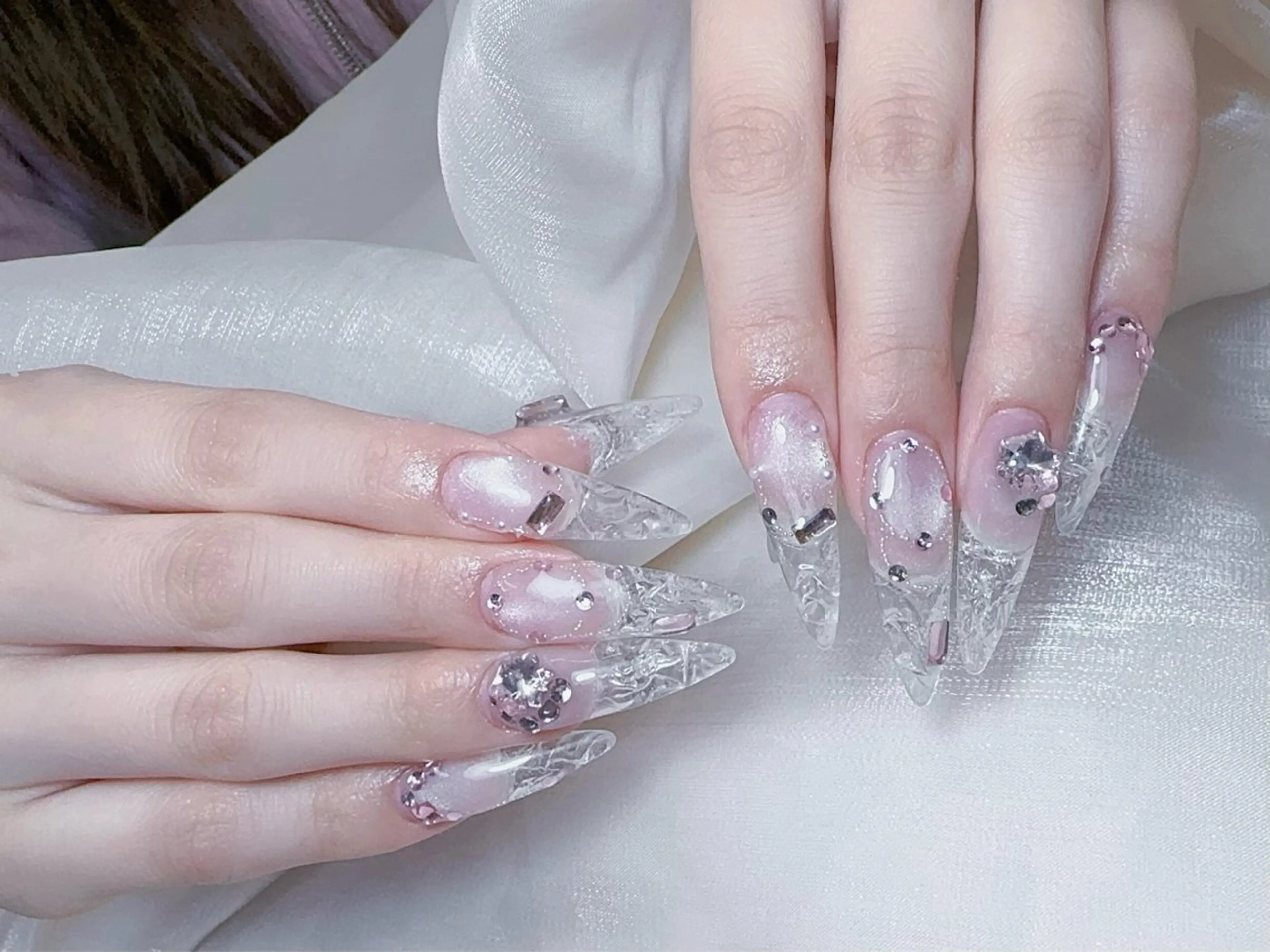 ネイル オーロラネイル フレンチネイル ハート 韓国ネイル レース ハンドネイル Melody Nail所属・Melody  3D/スカルプ専門店のネイルデザイン