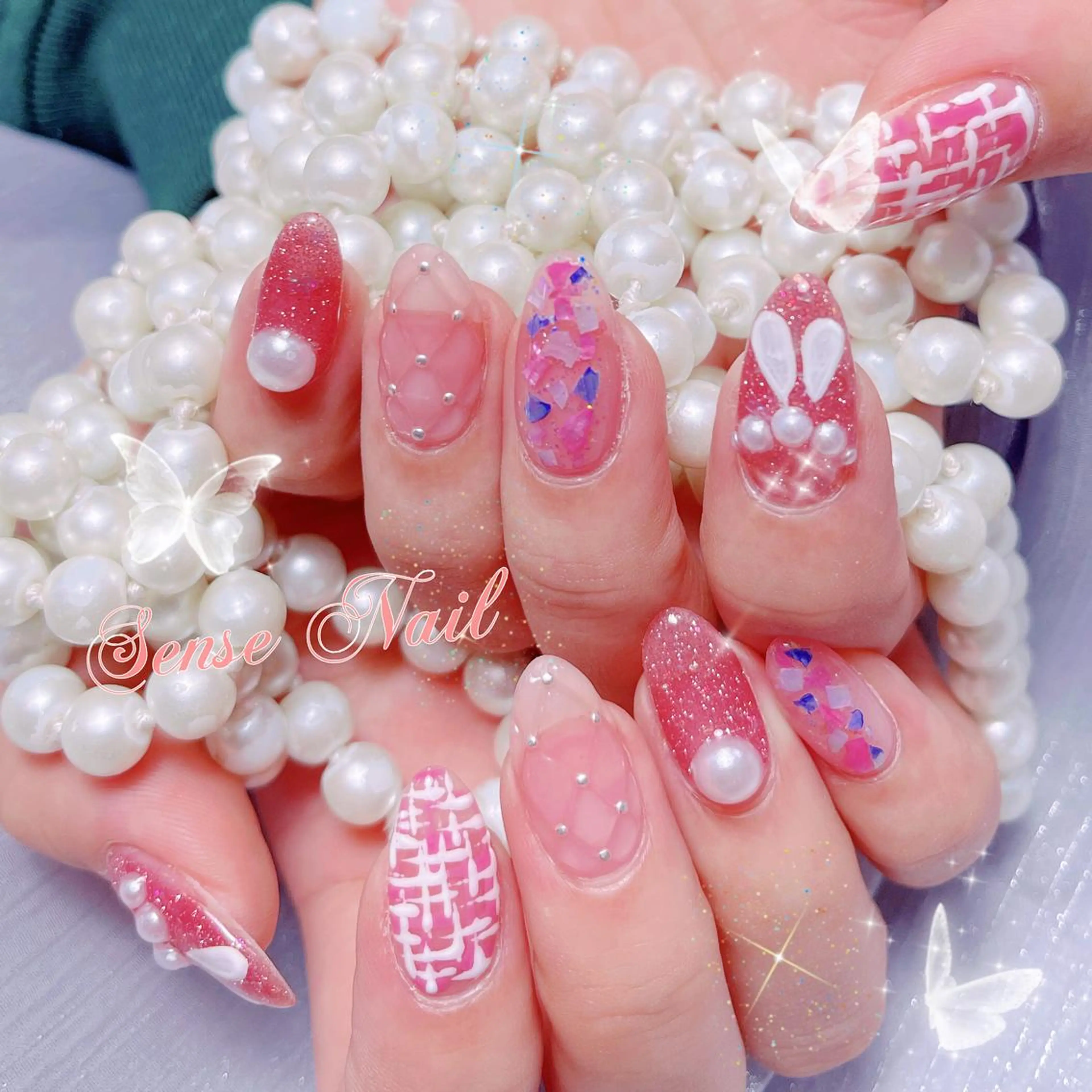 ネイル Queenie 🦋のネイルデザイン