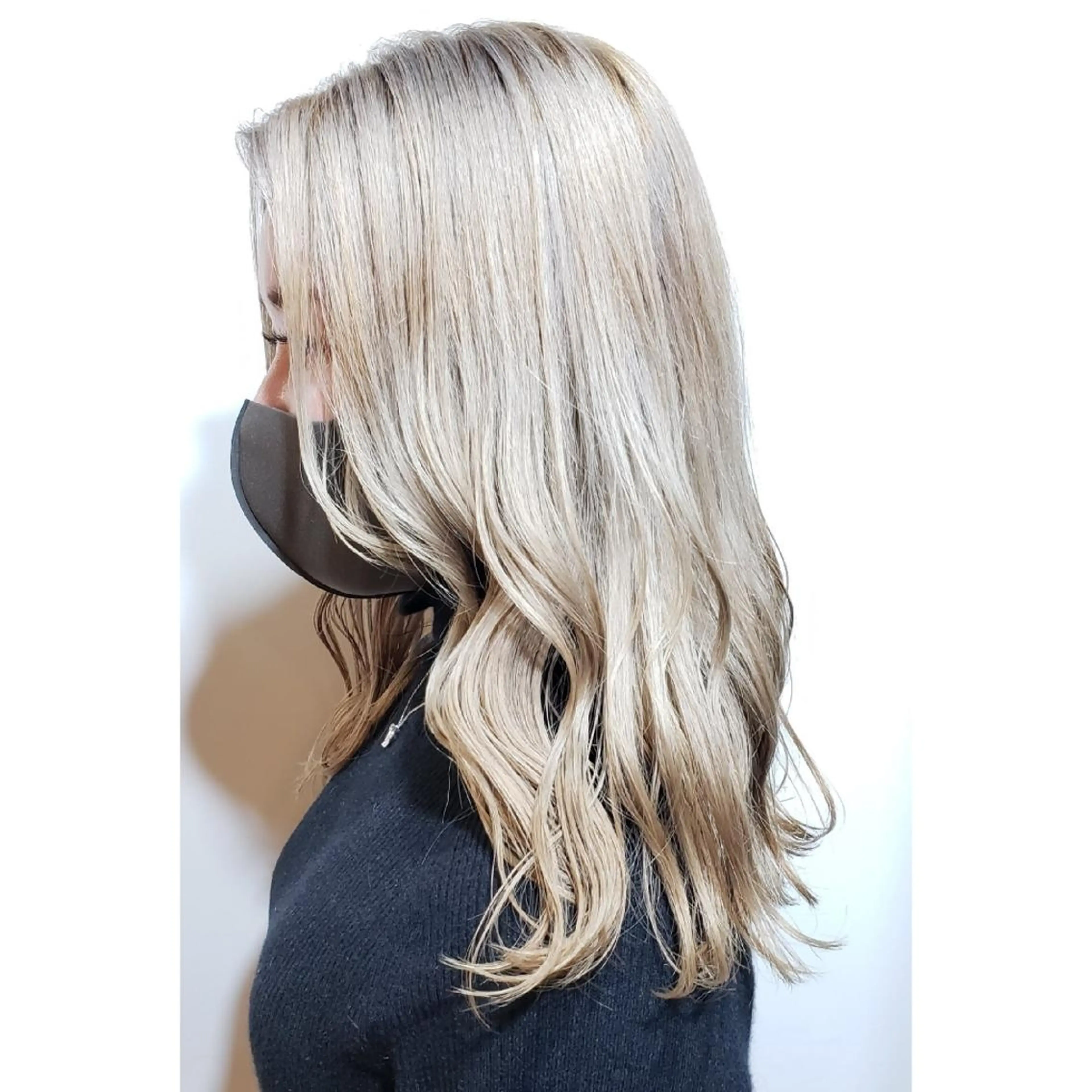 セミロング カラー ヘアアレンジ ベージュカラー ブリーチ ホワイトベージュ 髪質改善サロン🍃 AIRI のヘアスタイル