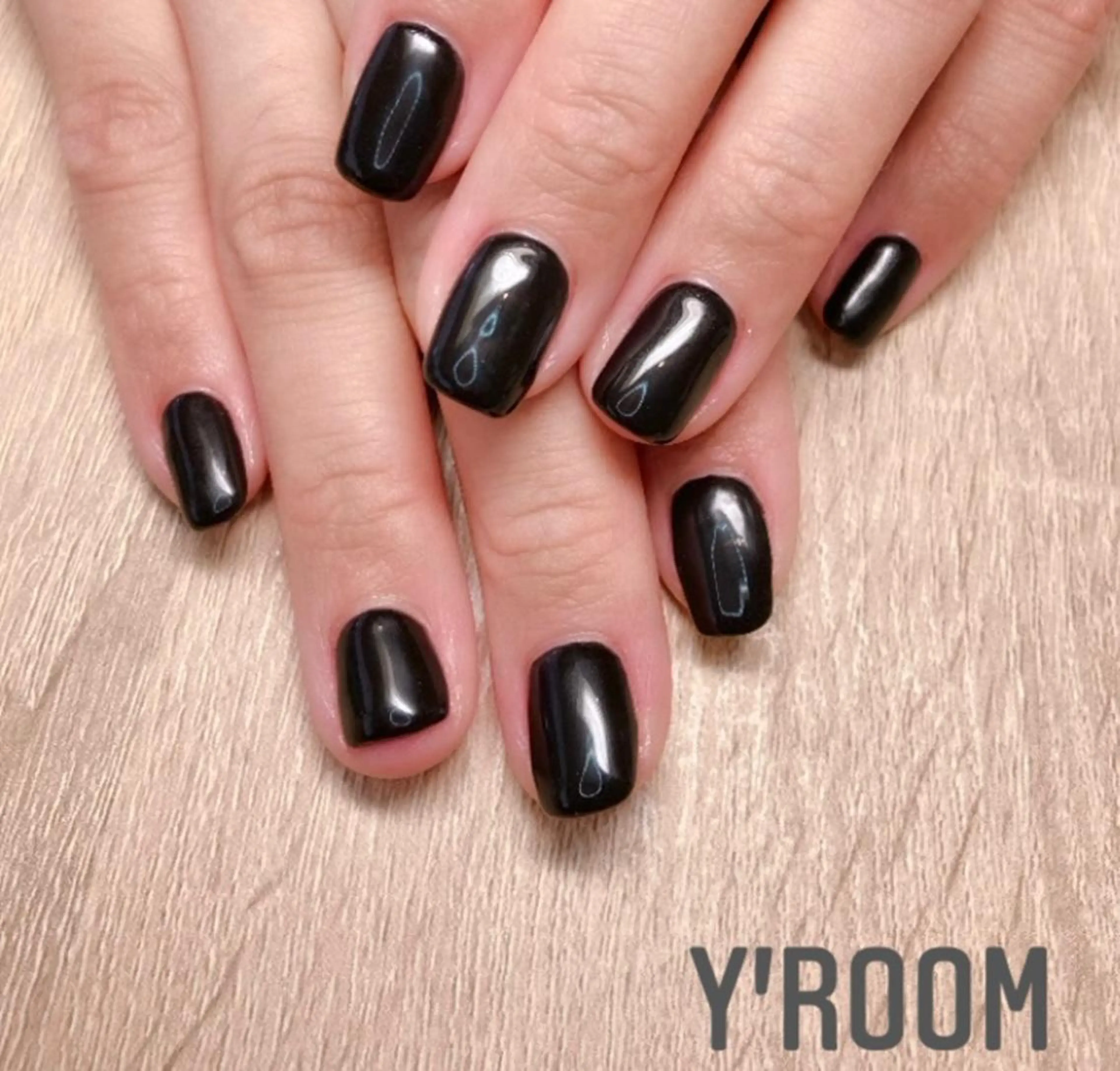 ネイル オーロラネイル フラッシュネイル フットネイル ジェルネイル 氷ネイル・うるうるネイル ハンドネイル YUKA （ネイリスト）のネイルデザイン