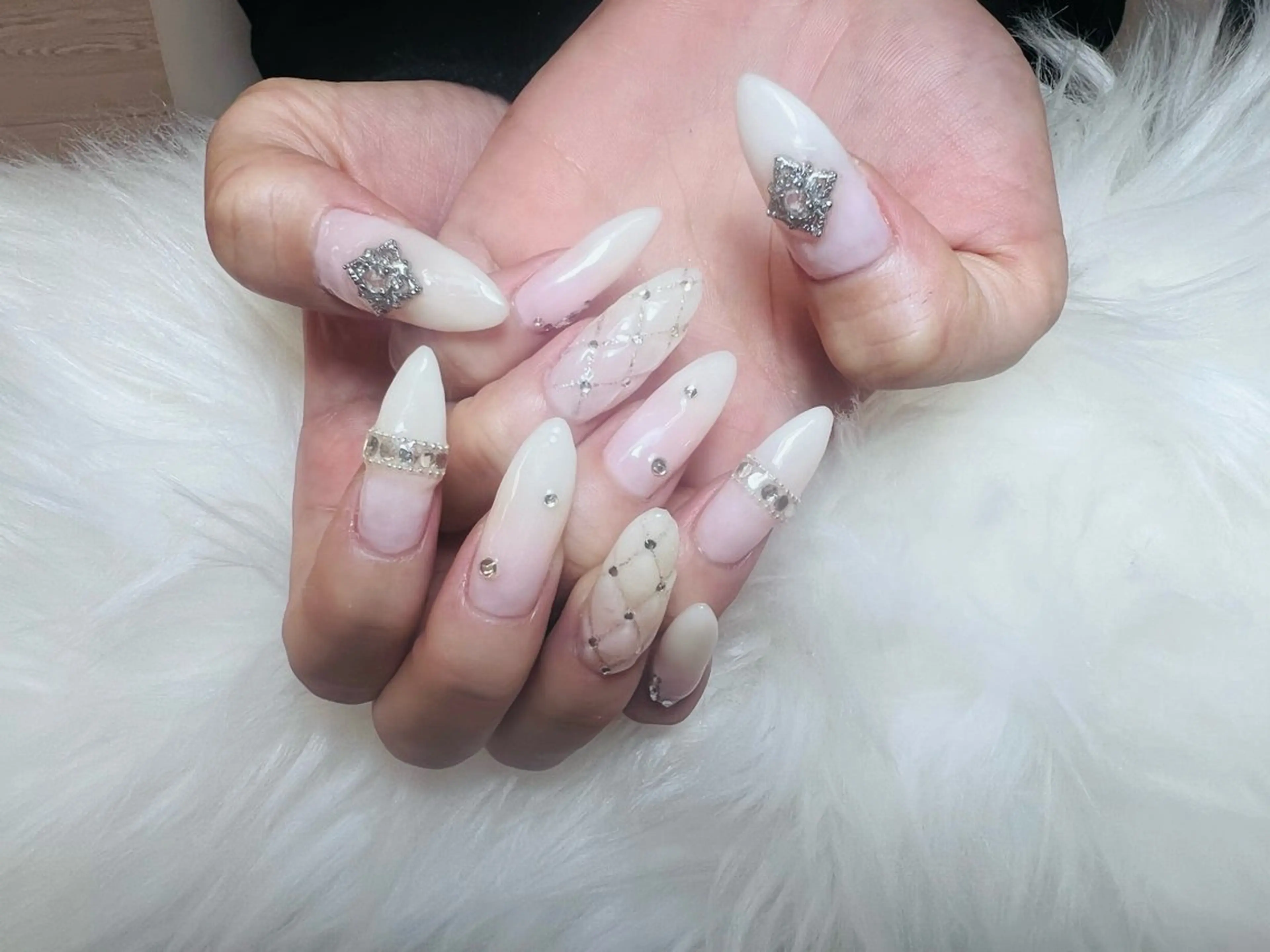 ネイル 春ネイル ハンドネイル ハンドケア Anh Nail 歌舞伎町のネイルデザイン