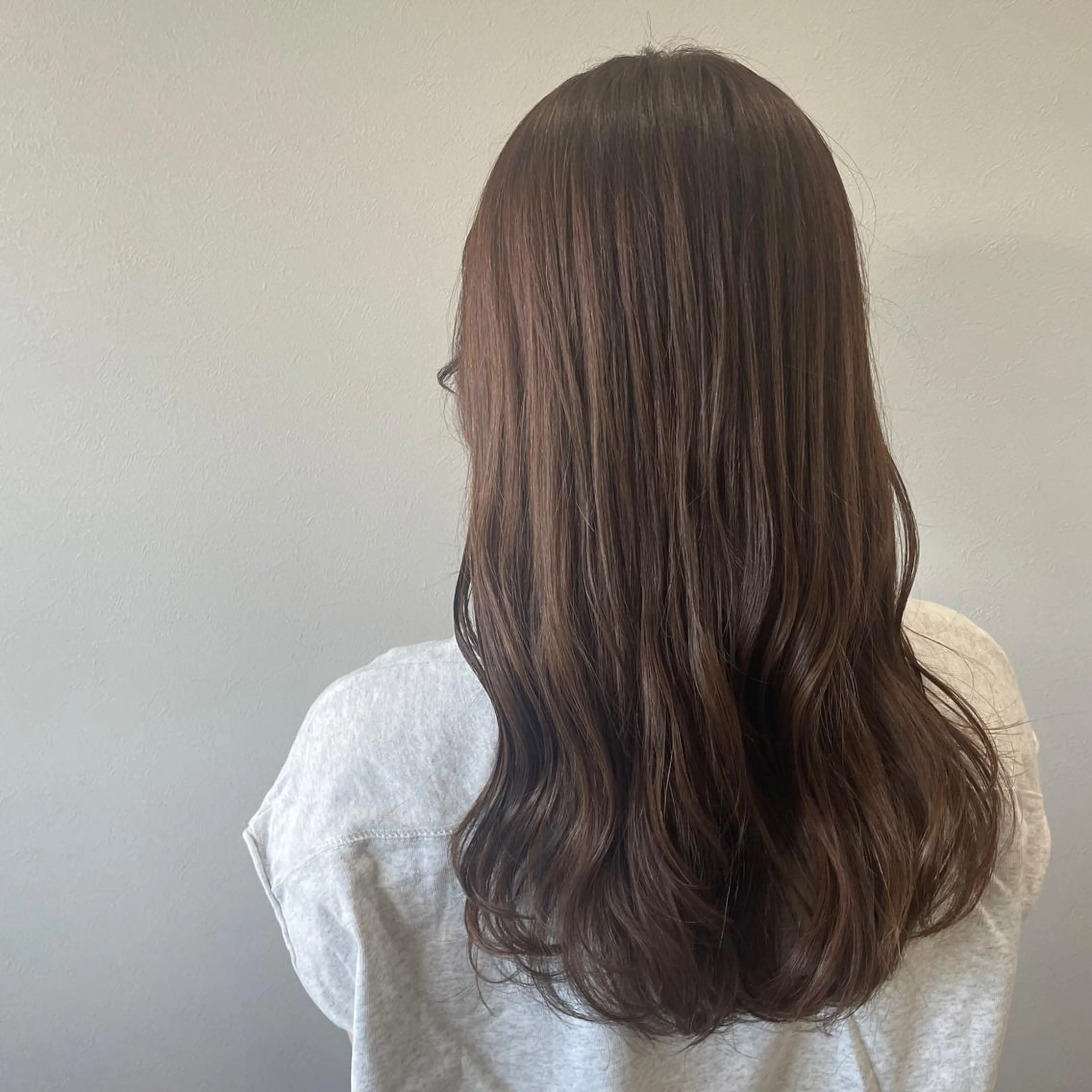 ロング カラー ベージュカラー 透明感カラー ハイライトカラー ハイライト 西尾美容室libuR Ryokaのヘアスタイル