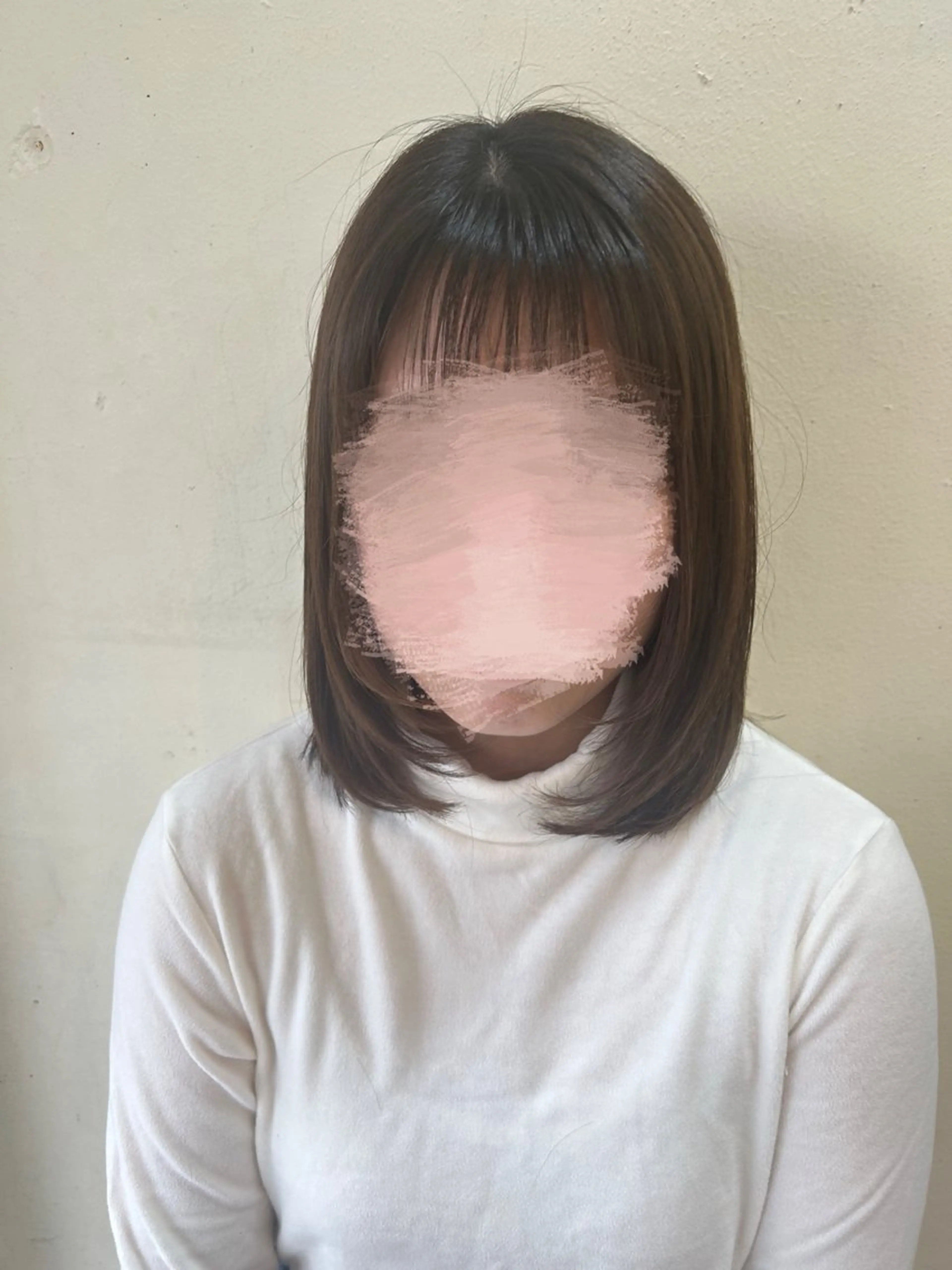ミディアム カット 高津 千慧のヘアスタイル