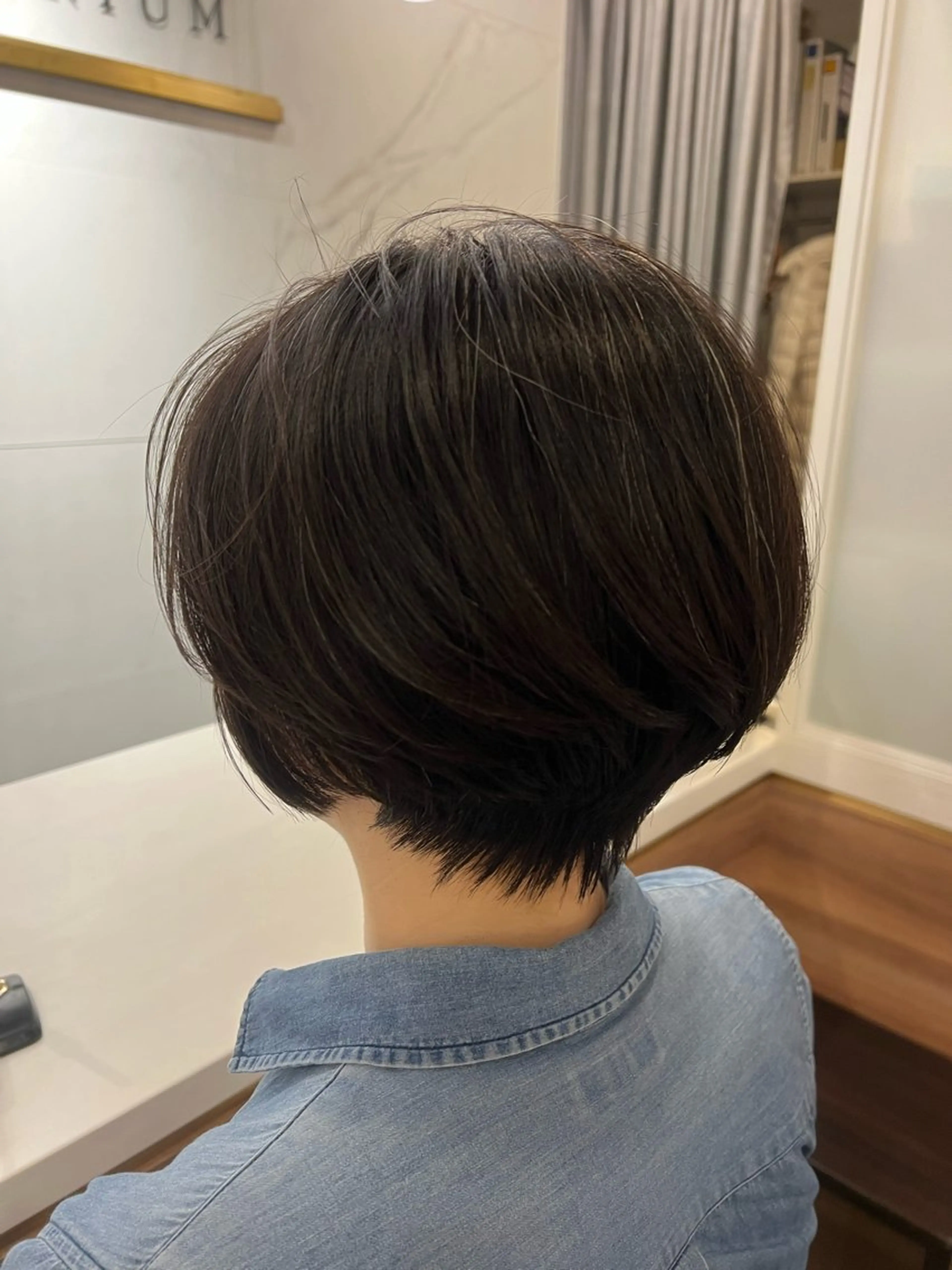 ショート 村中 逸紀のヘアスタイル
