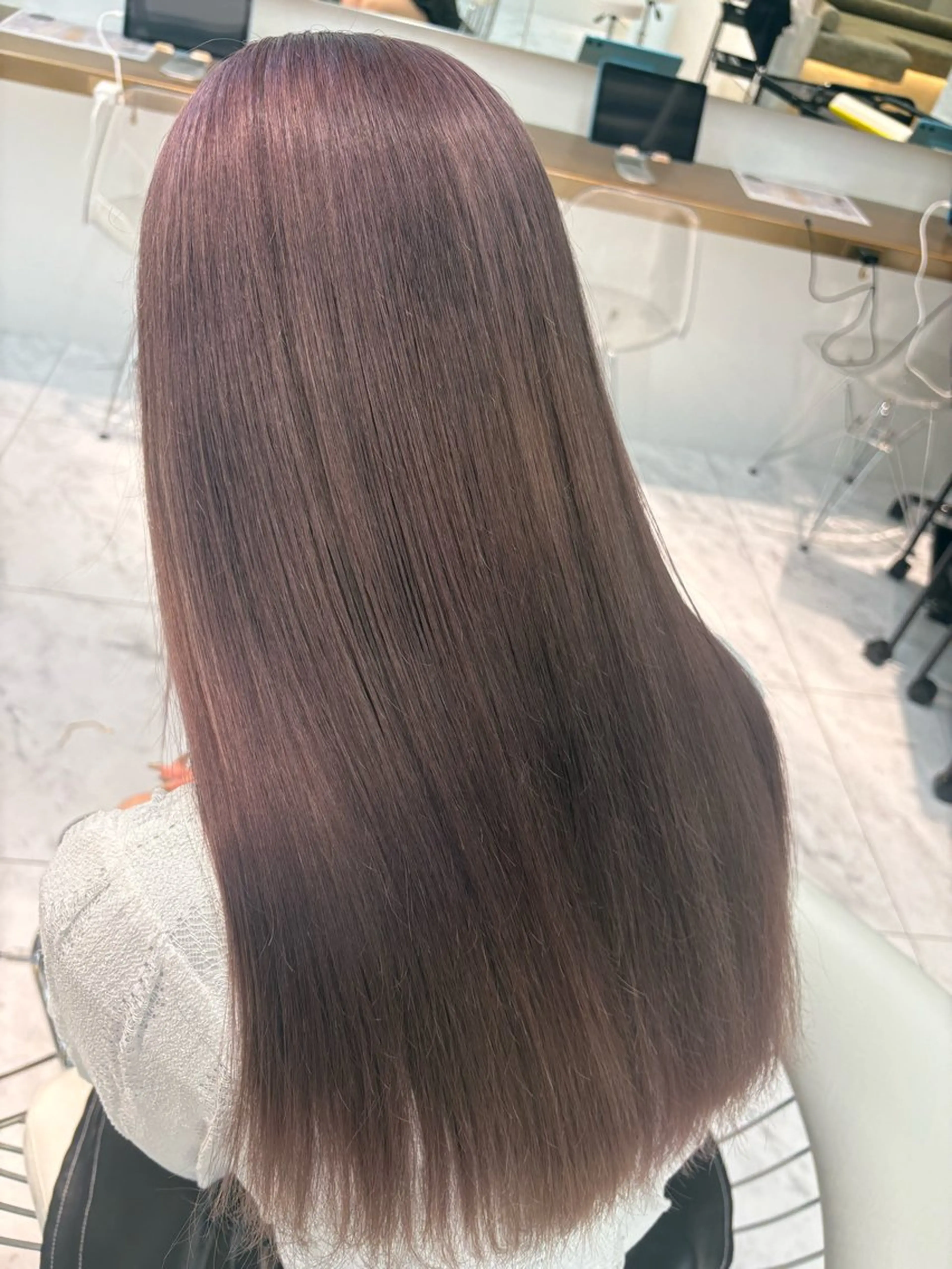 セミロング ヘアカラー トリートメント 💖しの💖韓国ヘア レイヤーカットのヘアスタイル
