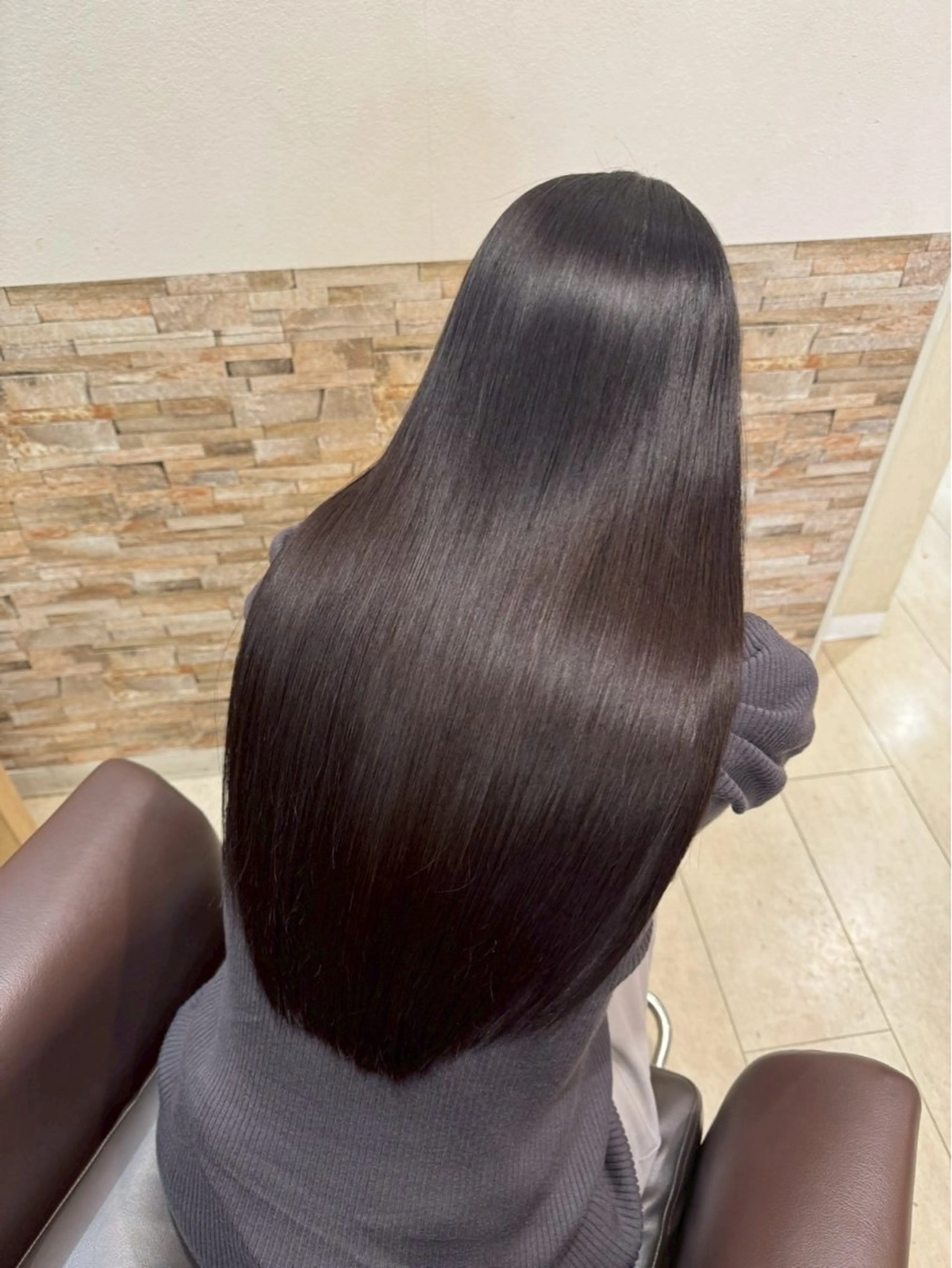 ロング トリートメント 秋野 睦実のヘアスタイル
