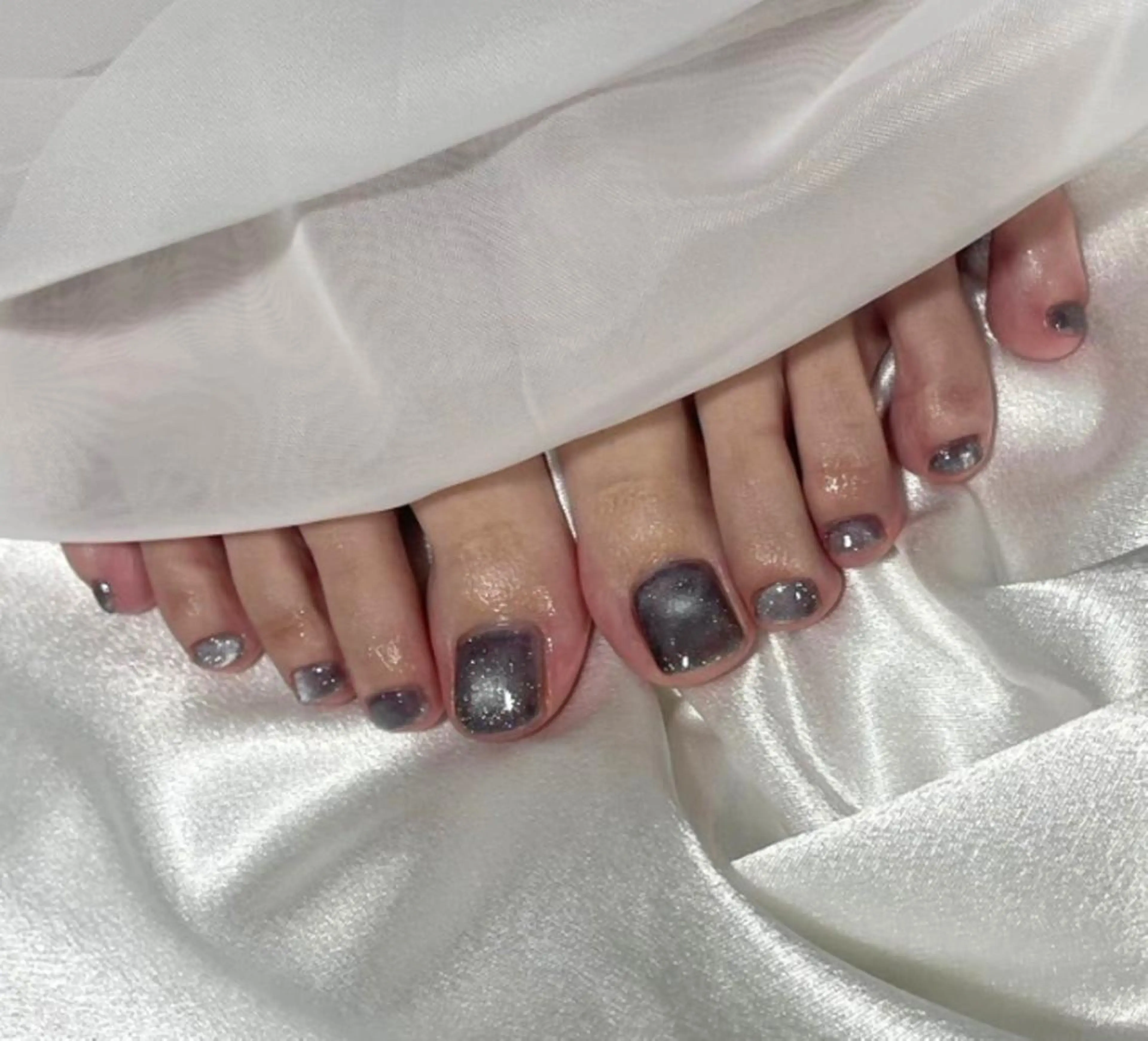 【ケア×オフ込み】【モニター限定】選べるジェルネイル🩷マグネット/フラッシュ＜フットネイル＞の写真