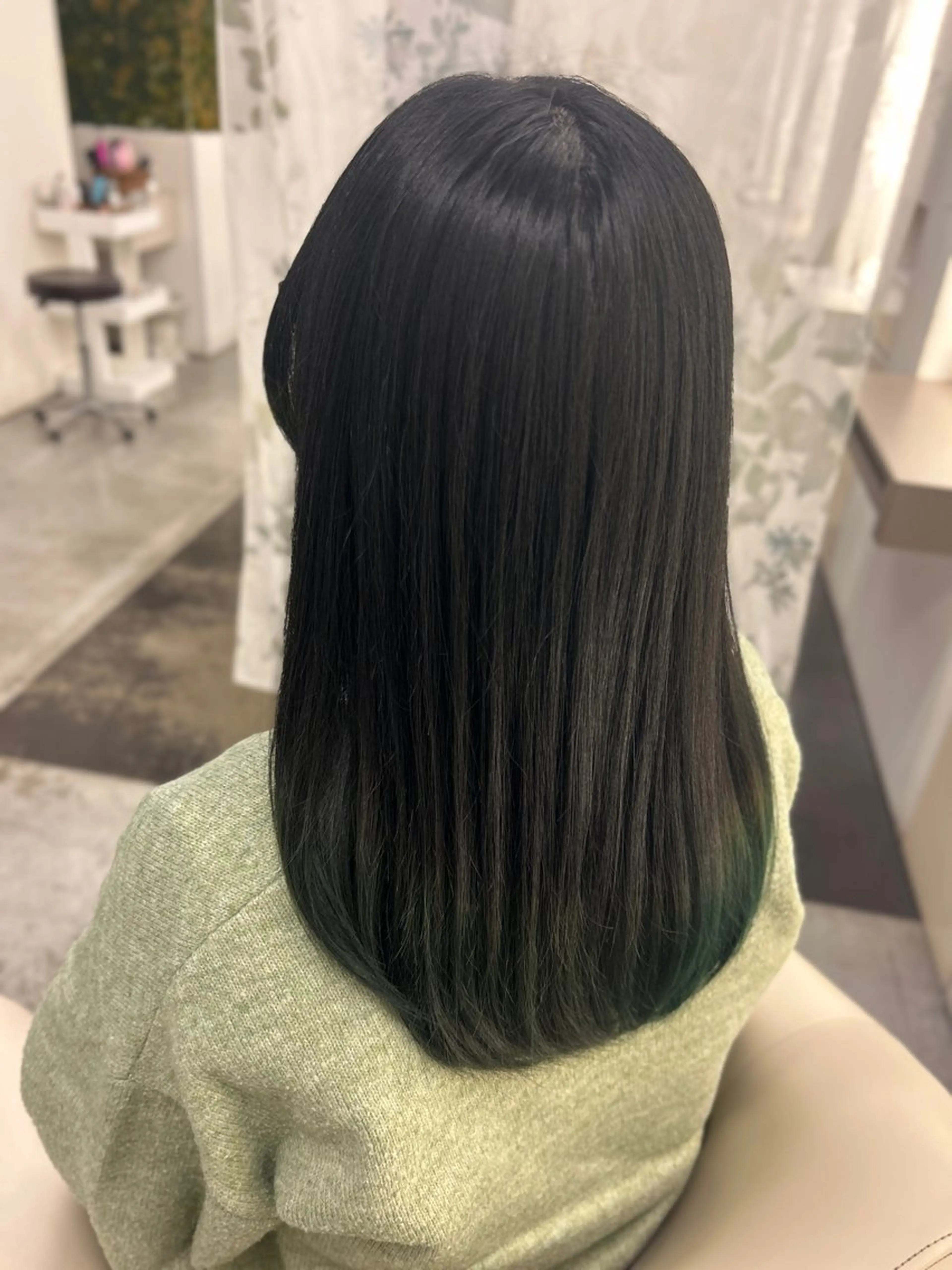 カラー 可信 麗菜のヘアスタイル