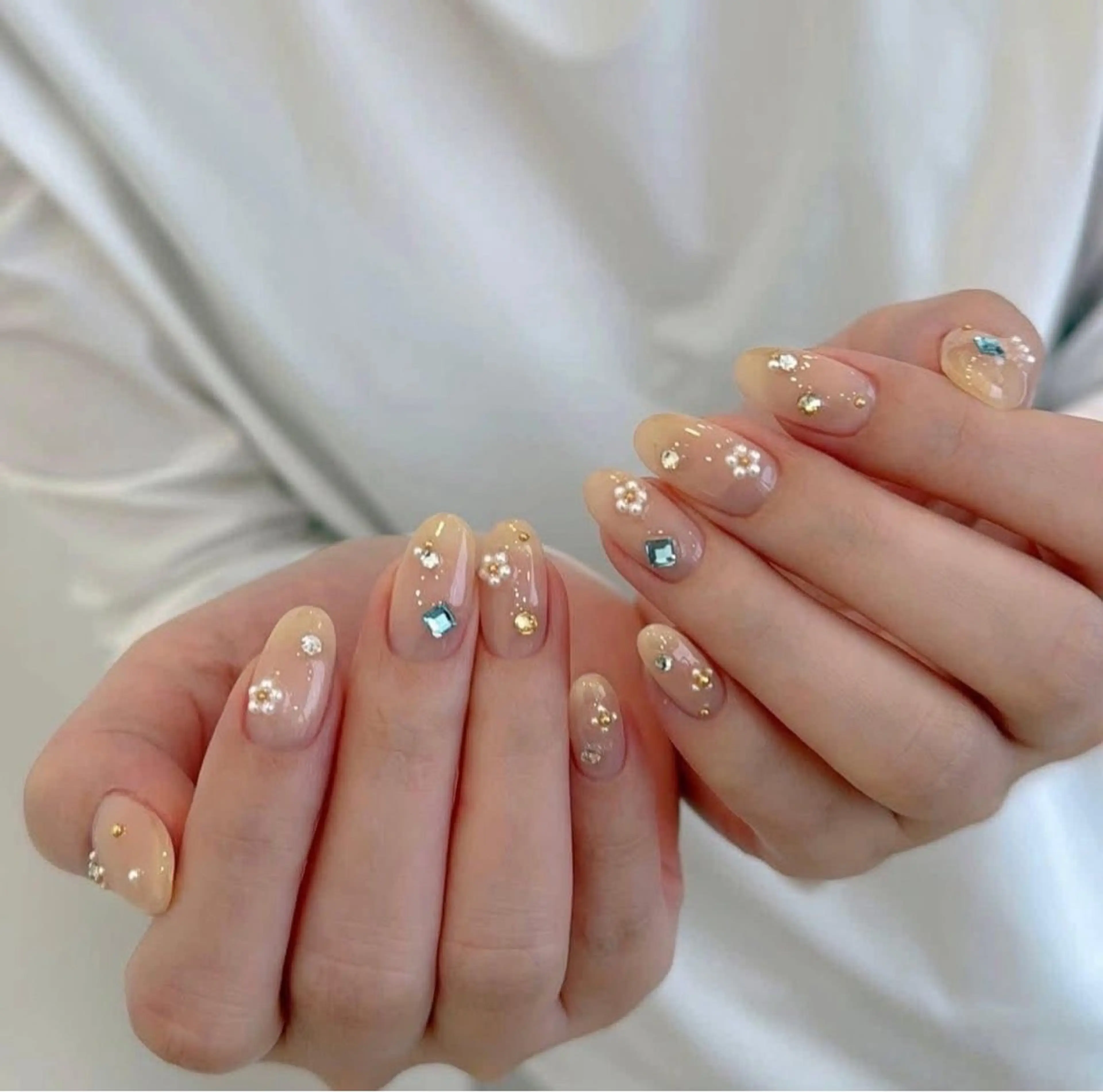 ネイル チークネイル フレンチネイル グラデーション 韓国ネイル マグネットネイル Hana Nailのネイルデザイン