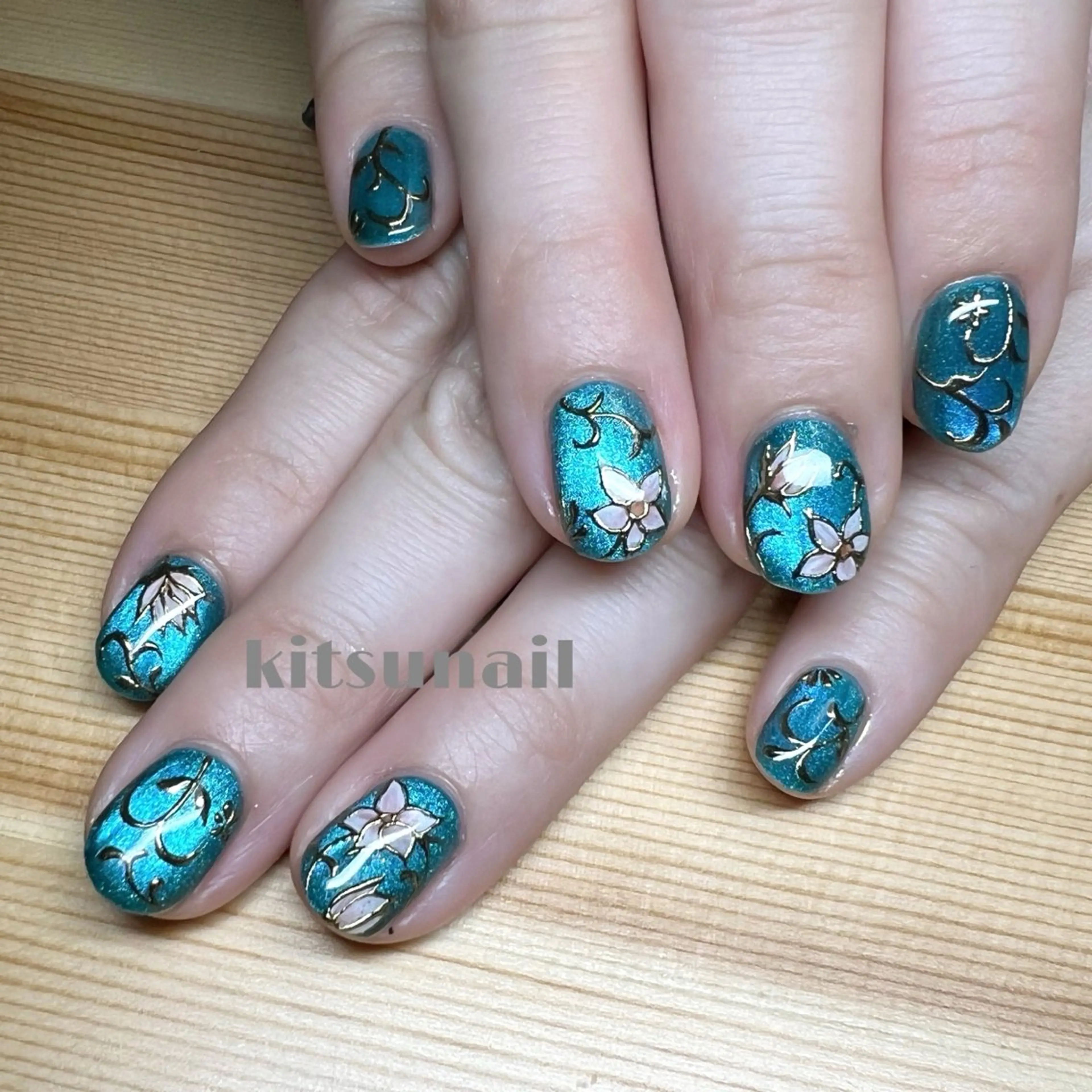 ネイル アートネイル 持ち込み ネイルサロン kitsunailのネイルデザイン