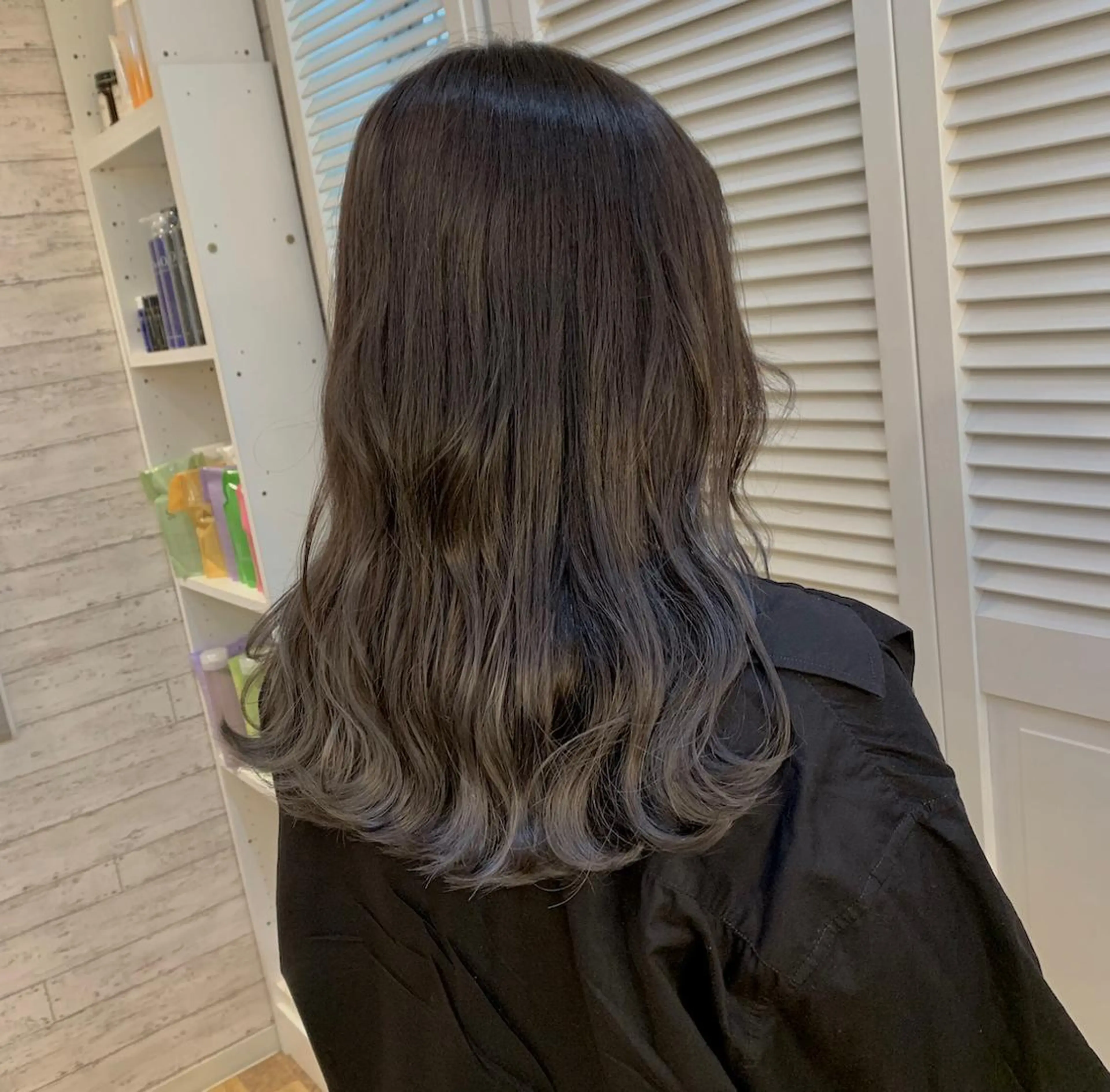 カラー 天野 利咲のヘアスタイル