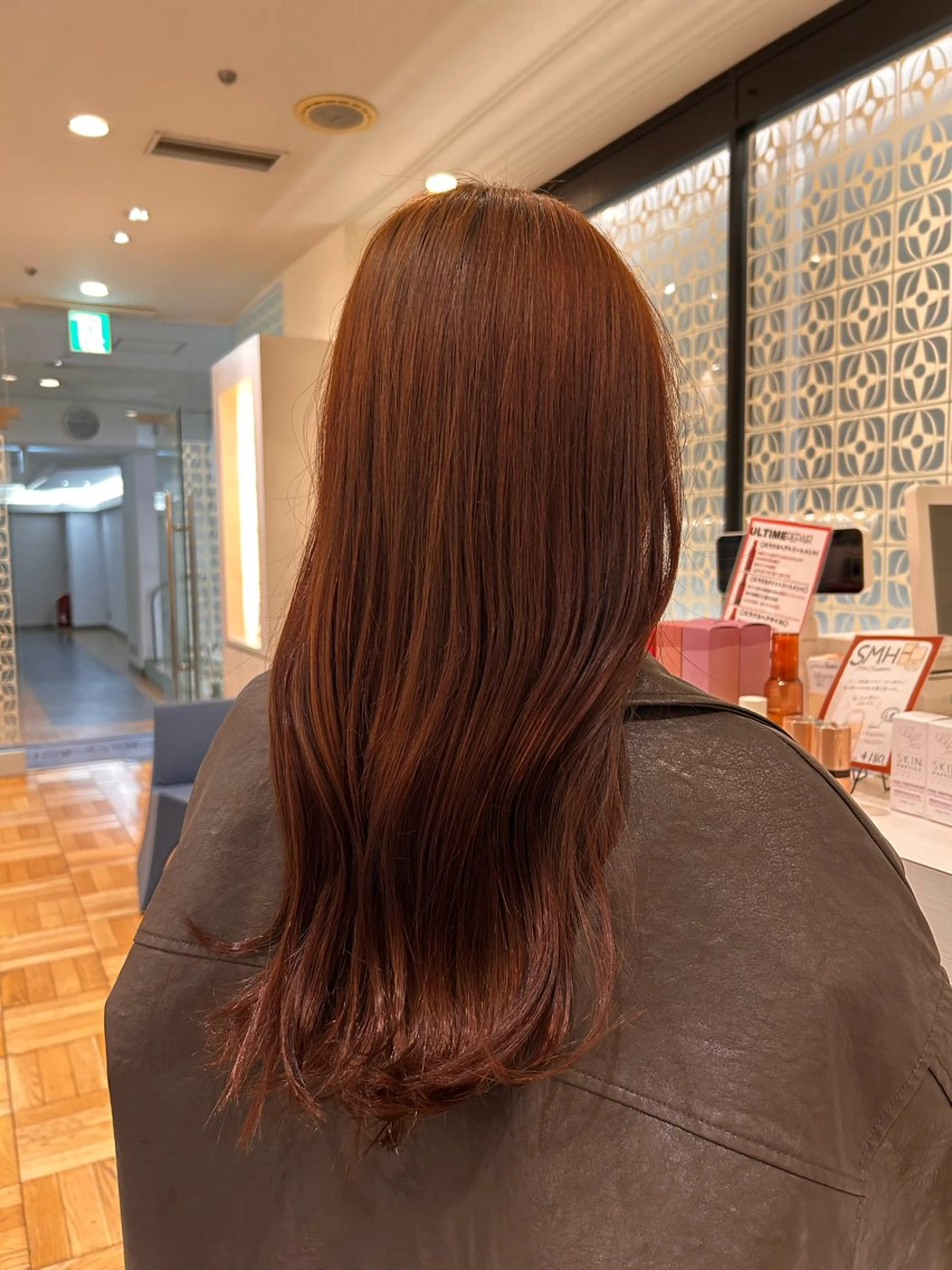 ロング カラー オレンジ ヘアカラー トリートメント Hair’s Gallery 堺店所属・ヘアーズギャラリー 山本愛華のヘアスタイル