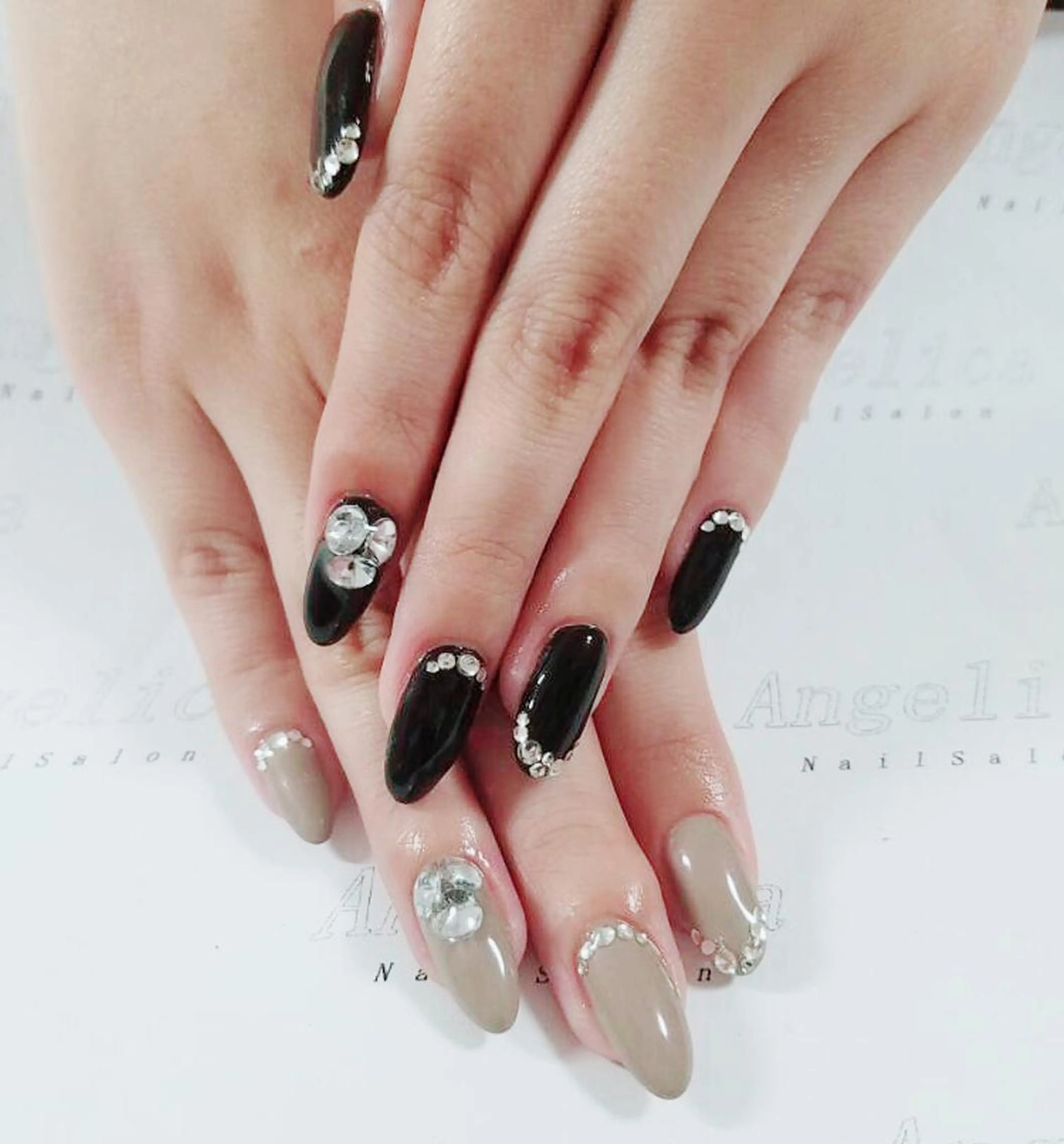 ネイル ハンドネイル Angelica ネイリストのネイルデザイン