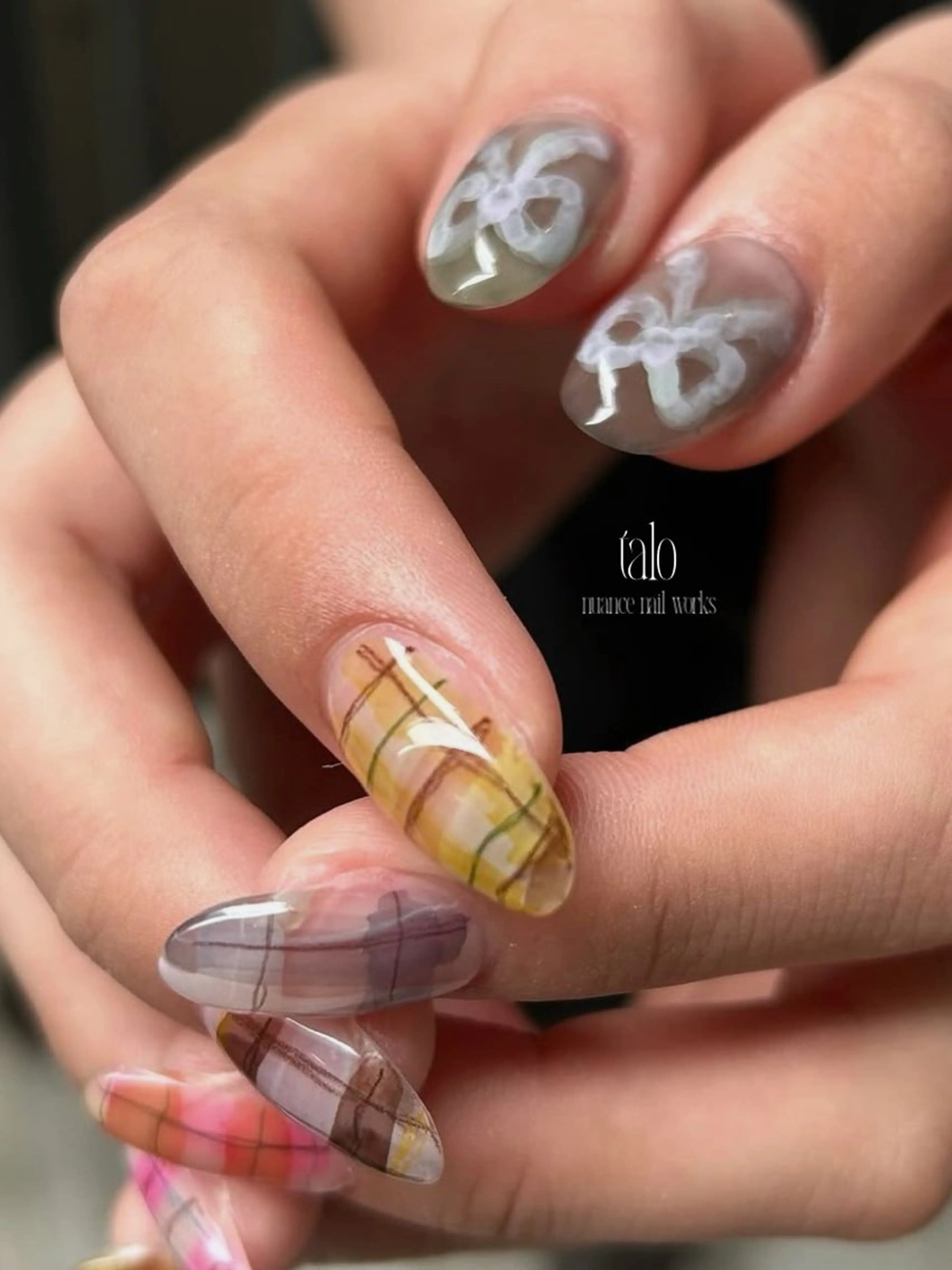 ネイル アートネイル 韓国ネイル ニュアンスネイル リボン talo .のネイルデザイン