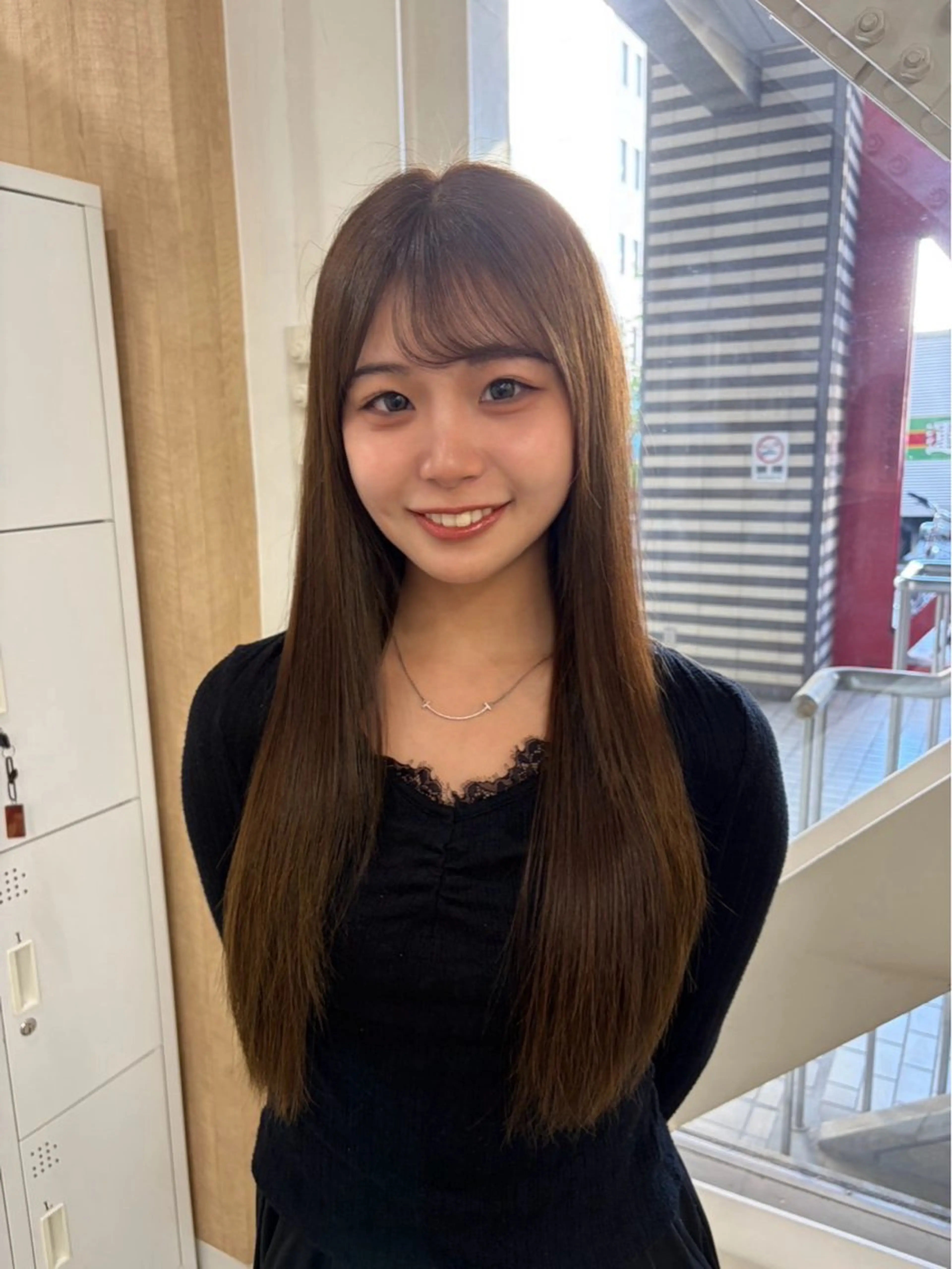 ロング カラー ヘアカラー YUWAのヘアスタイル