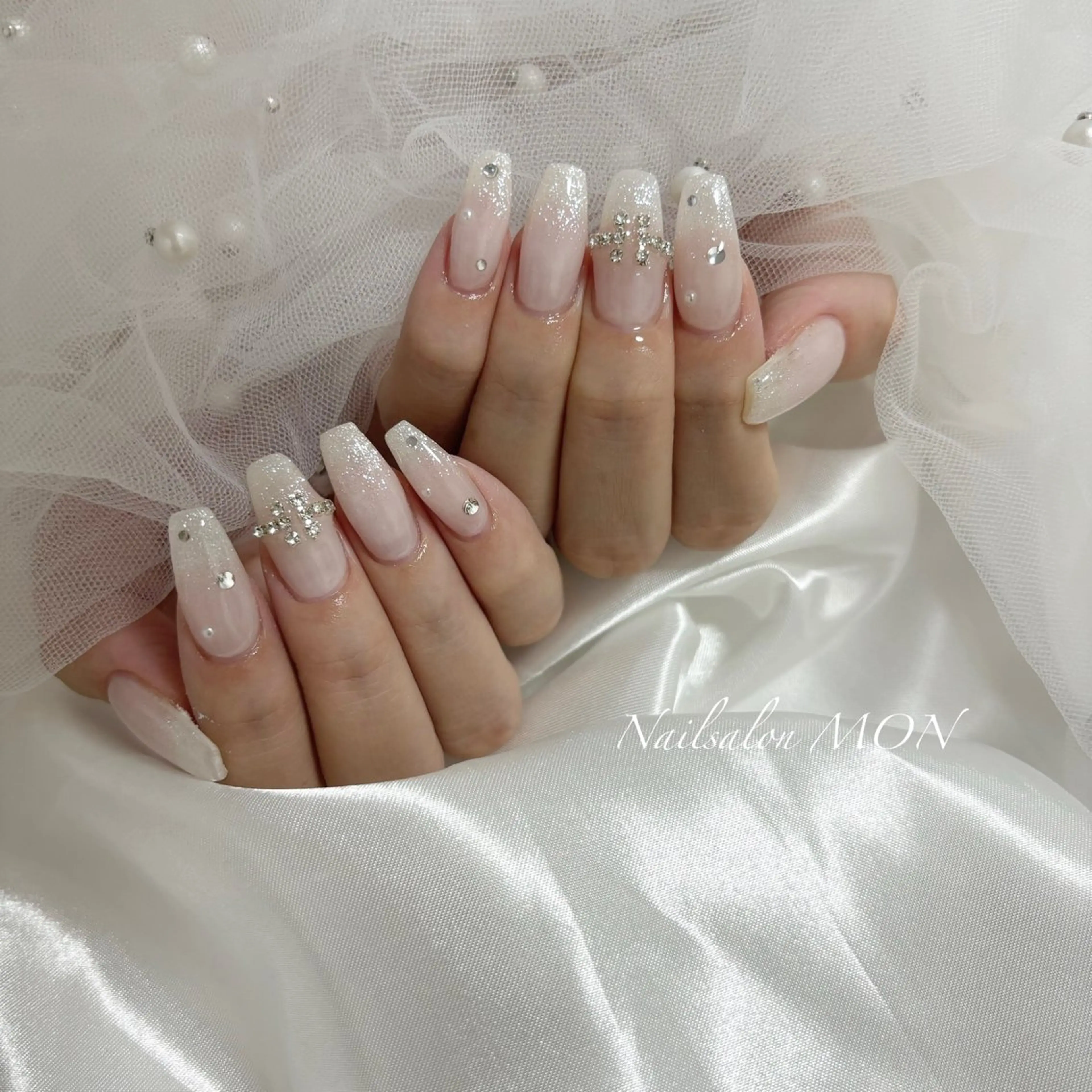 ネイル ストーンネイル ハンドネイル Nailsalon MONのネイルデザイン