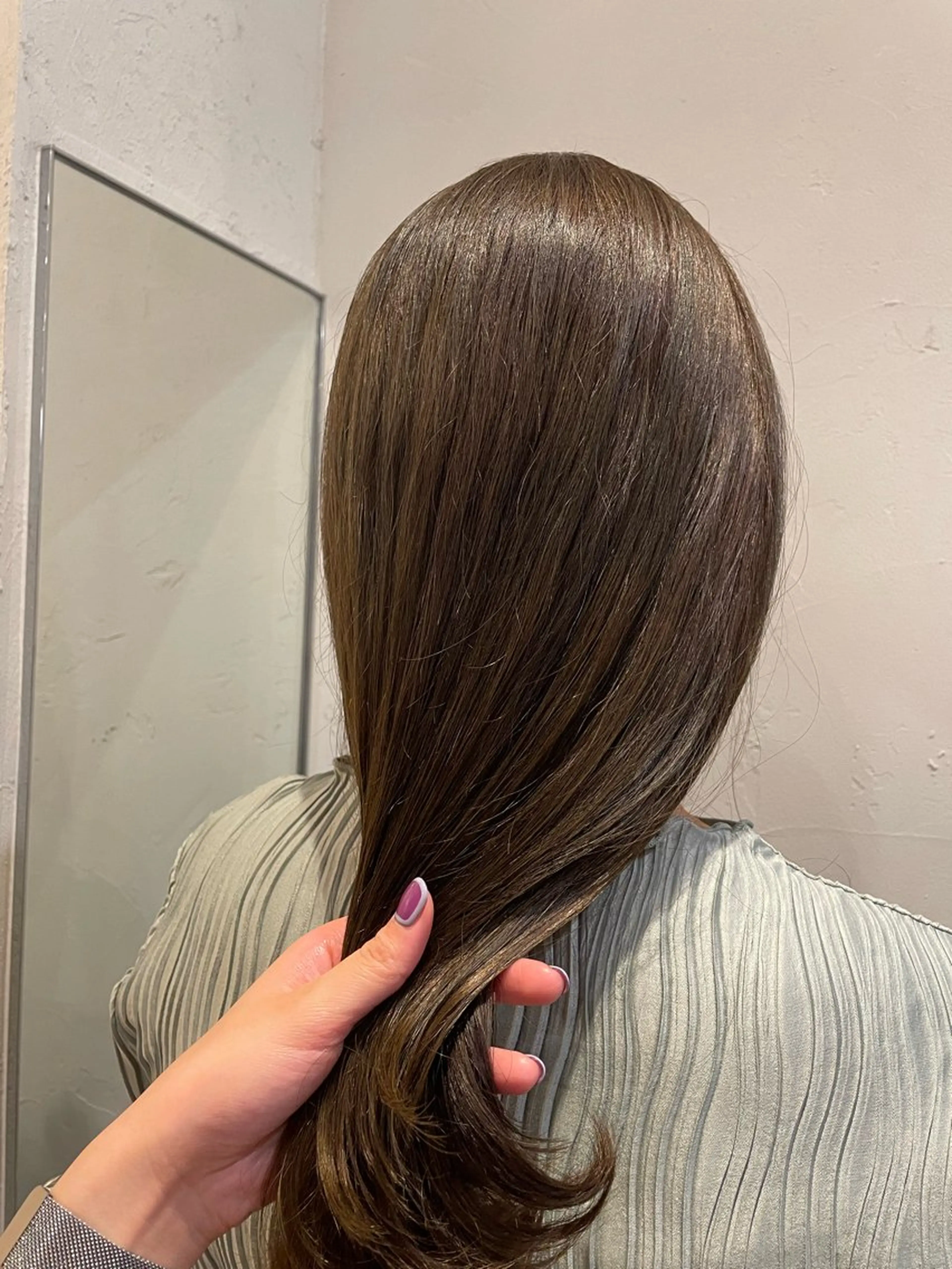 セミロング カラー セミロングパーマ ベージュカラー ダブルカラー オリーブベージュ 髪質改善 脇野 茉優のヘアスタイル