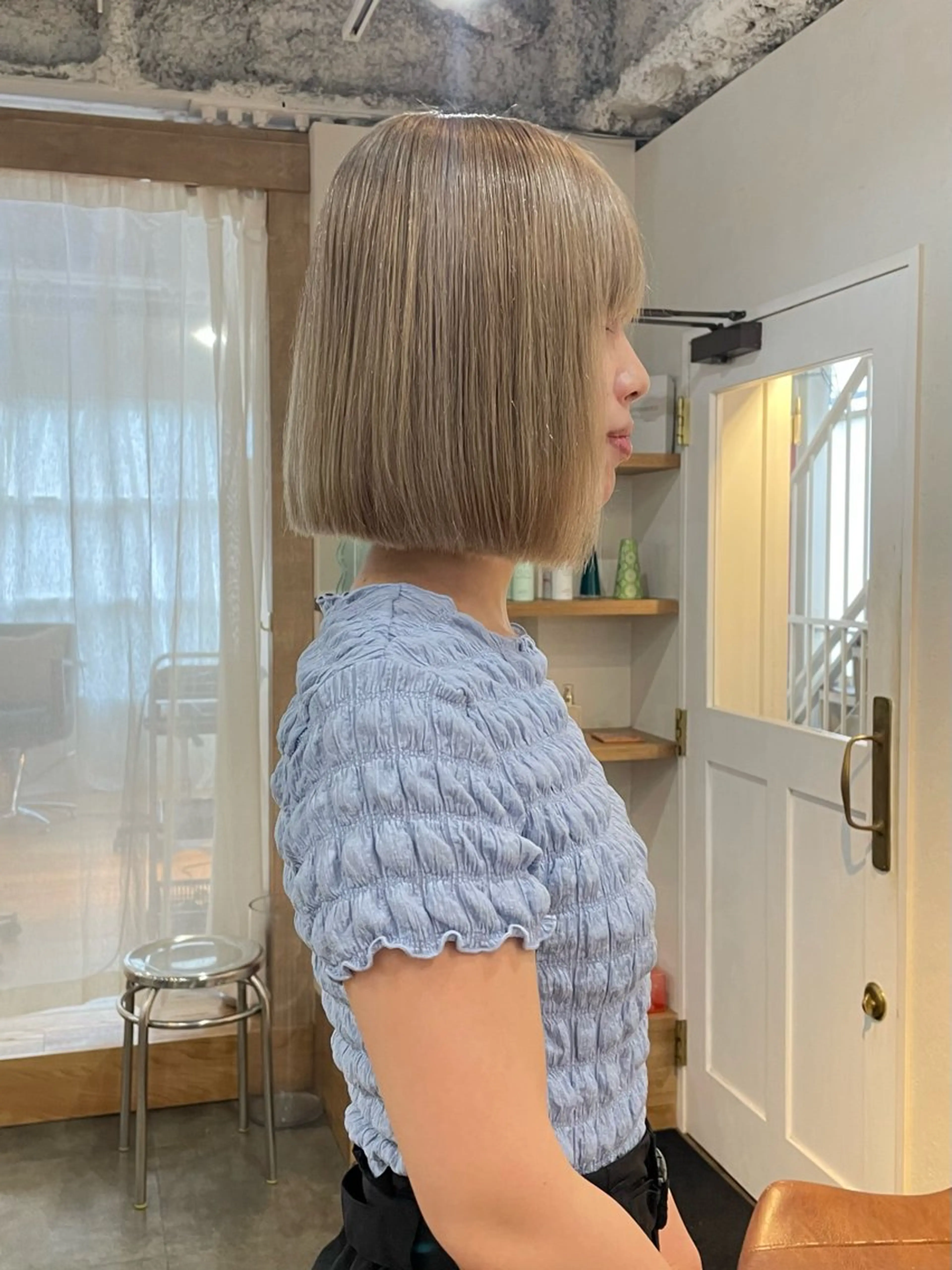 ショート カラー ベージュカラー ハイトーンカラー ハイトーンベージュ 高田 翔平のヘアスタイル