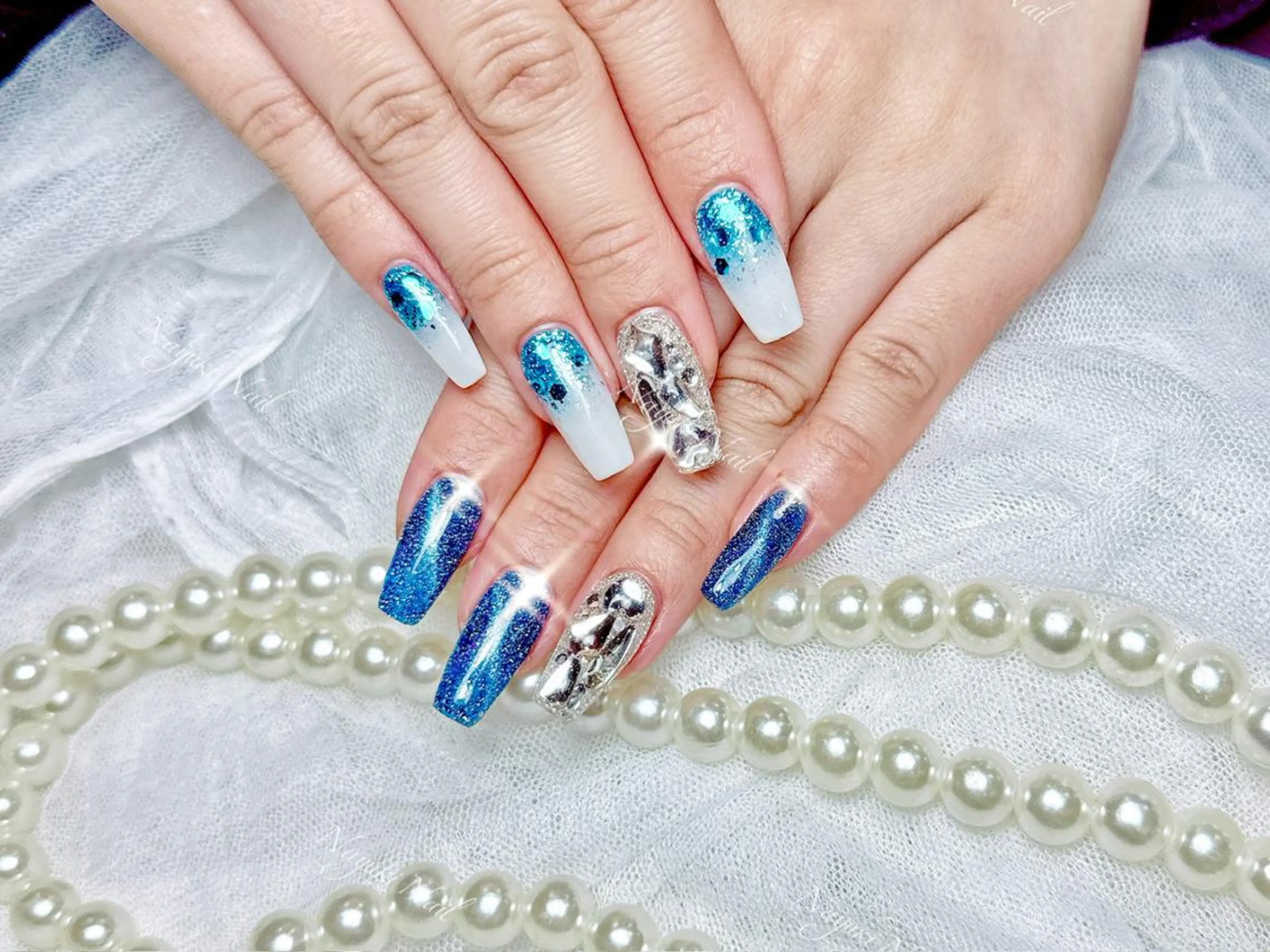 ネイル 🦋 Queenieのネイルデザイン