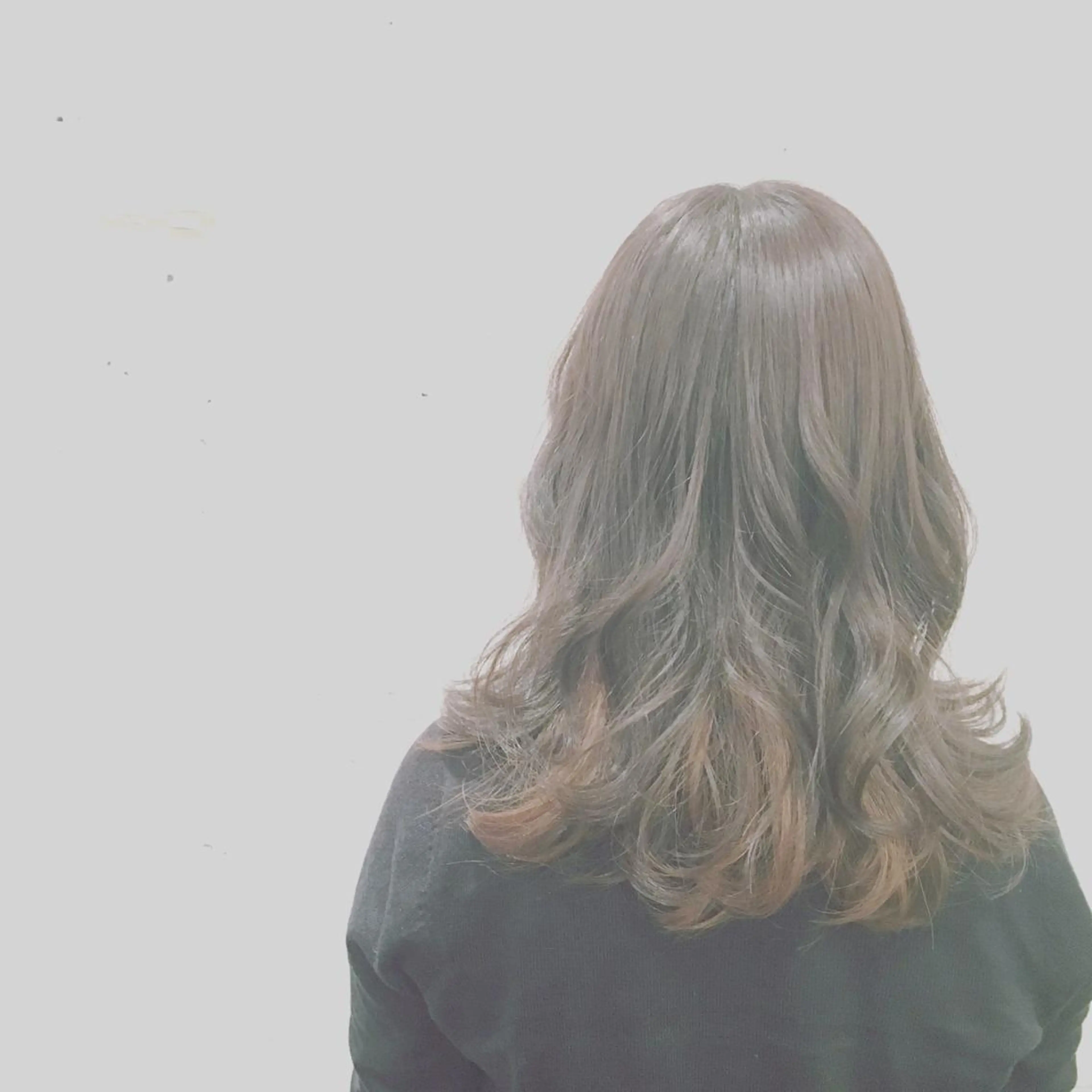 ミディアム カラー ベージュカラー インナーカラー てんま さやかのヘアスタイル