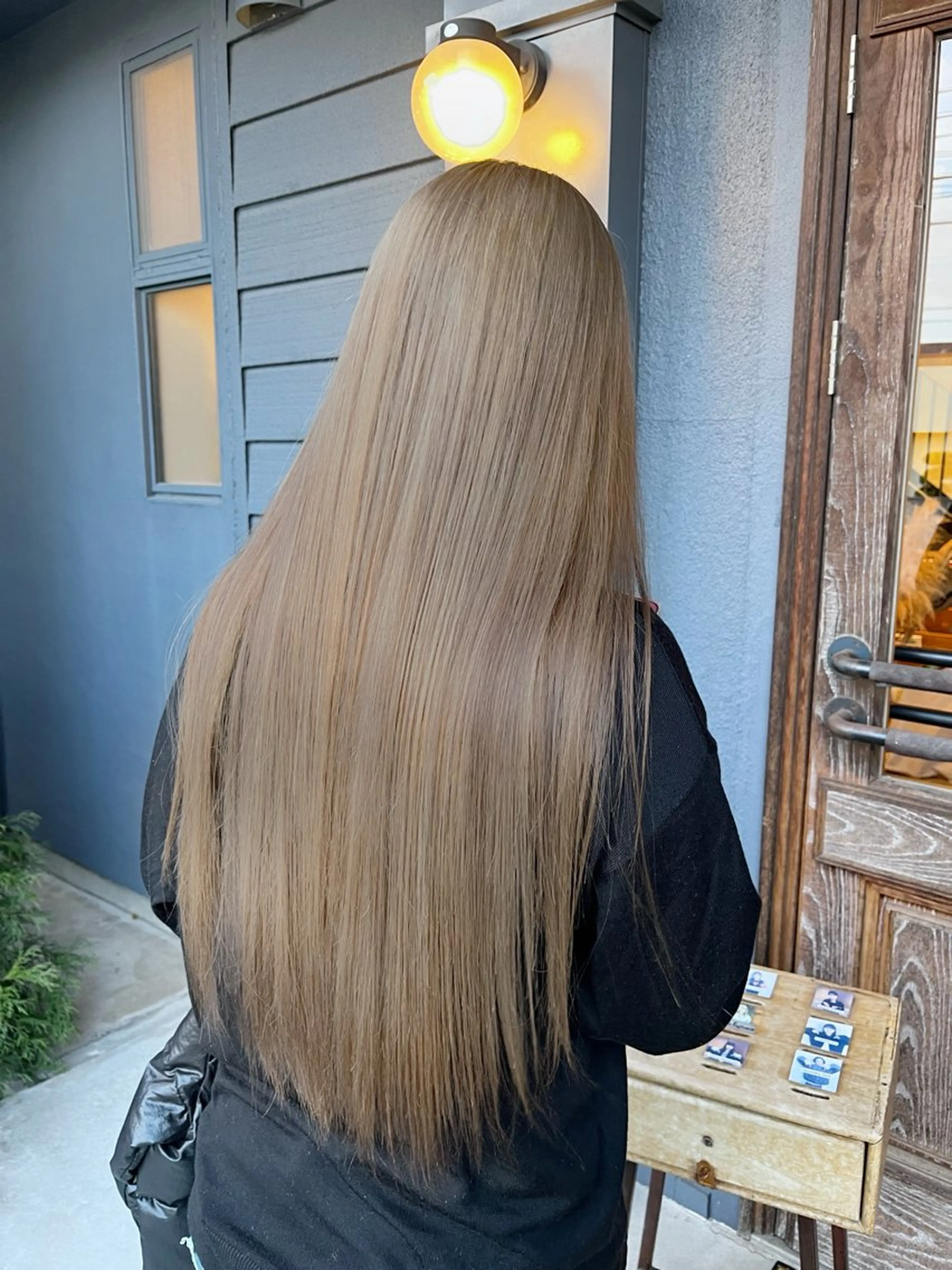 ロング カラー ふじわらはゆ/ブリー チ/ベージュカラーのヘアスタイル