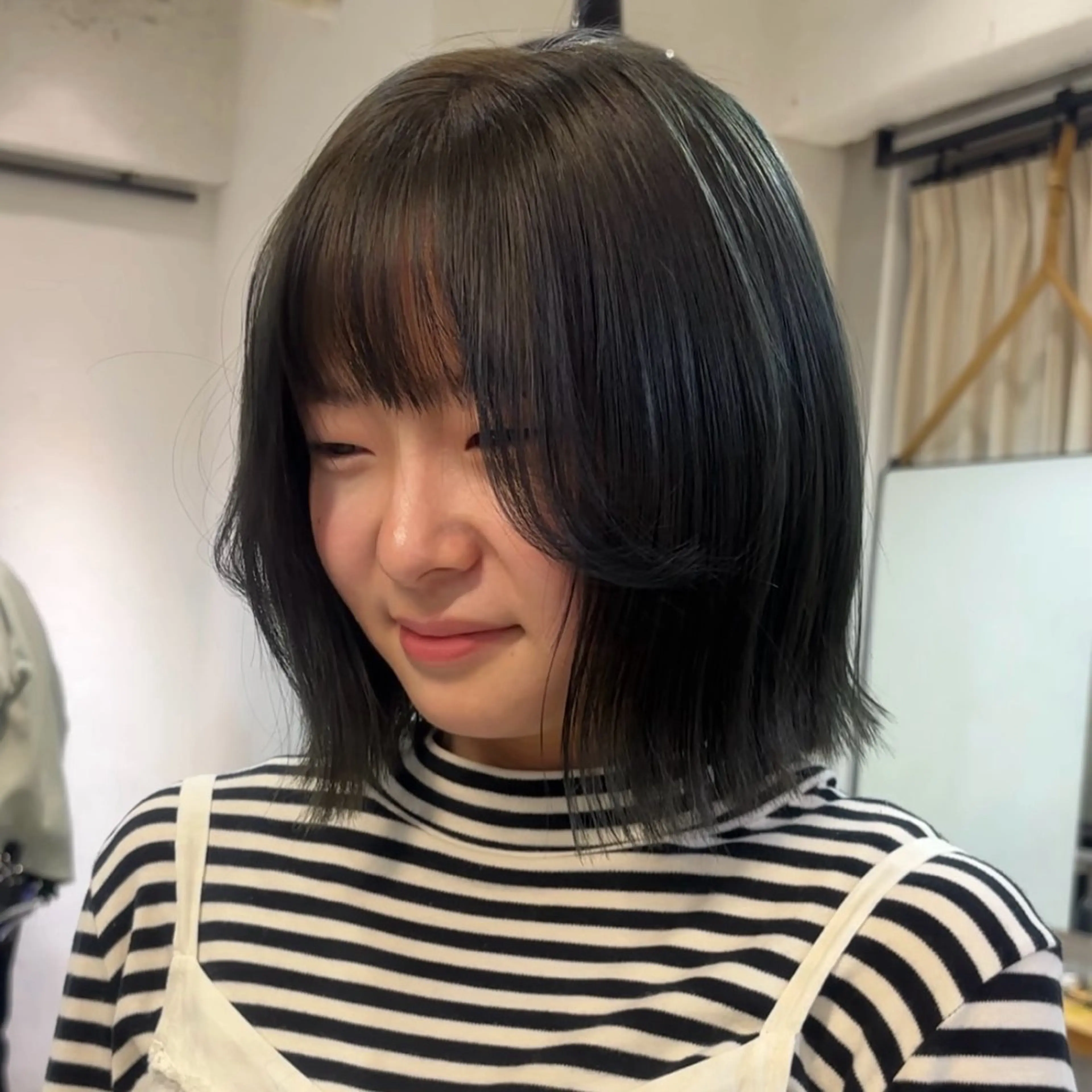 ショート 盛れる透明感カラー・ momokaのヘアスタイル