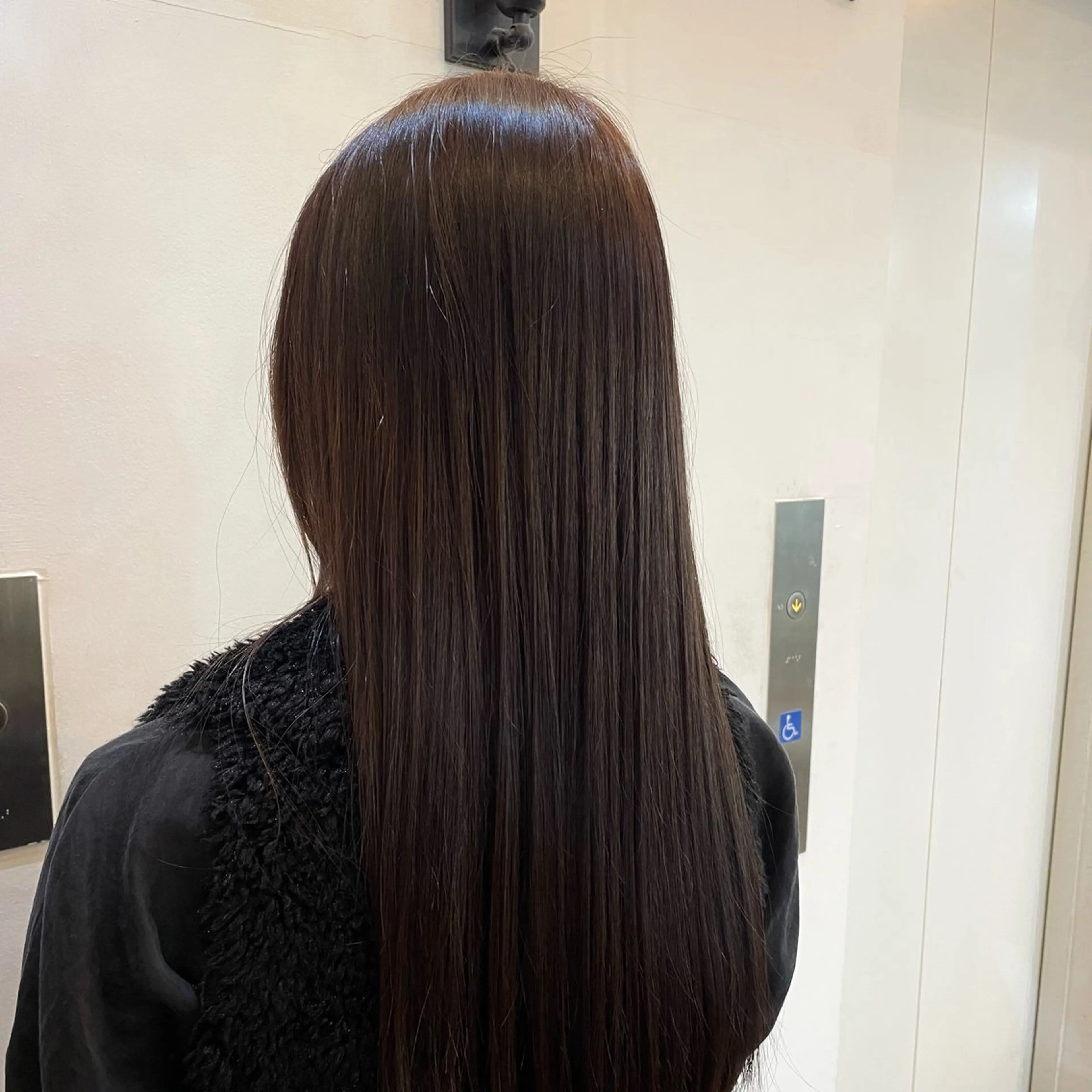 ロング ヘアカラー 坂本菜摘 |レイヤーカットのヘアスタイル