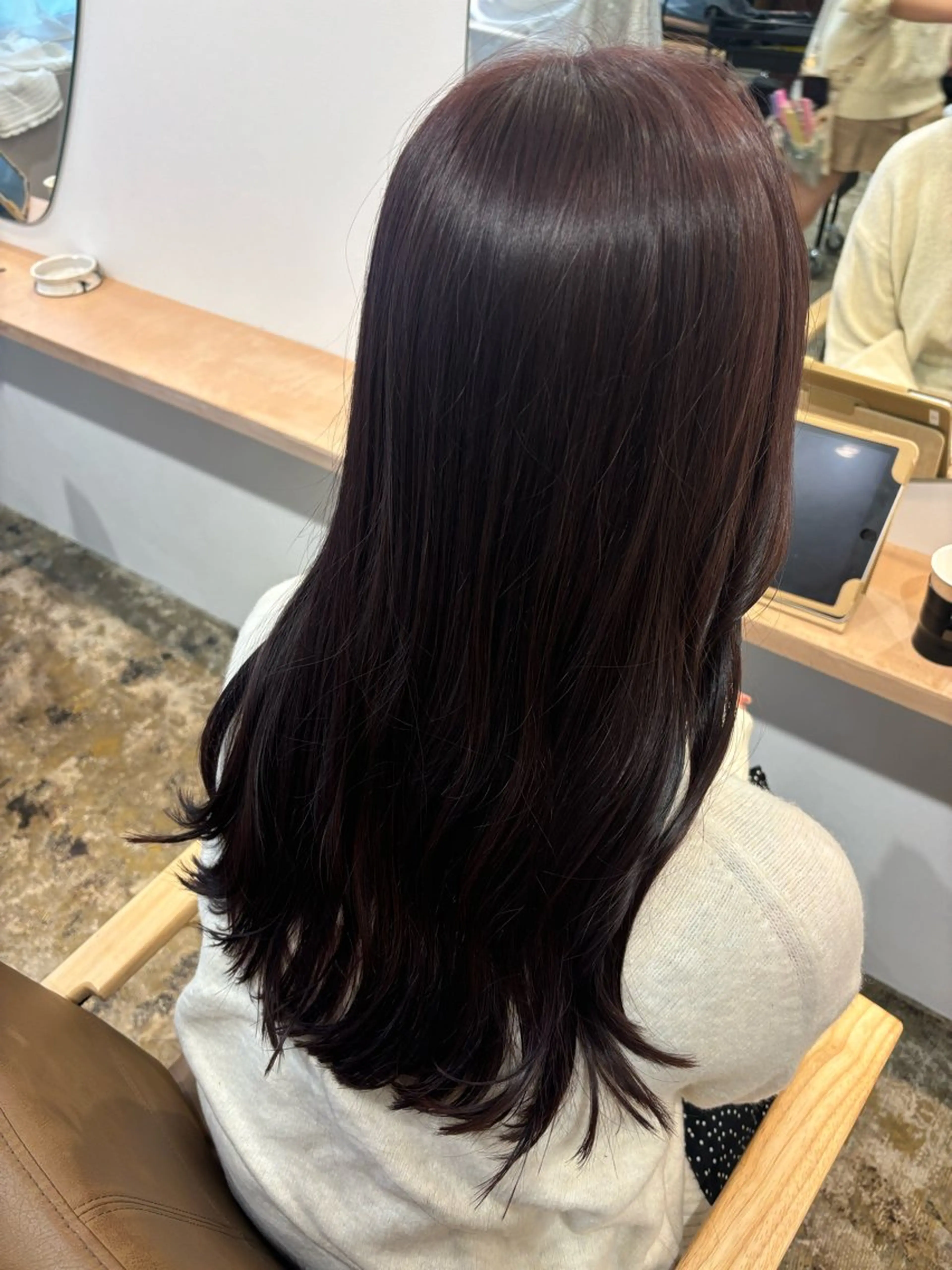 ロング カット ヘアカラー トリートメント モエカ -YUCCA-のヘアスタイル