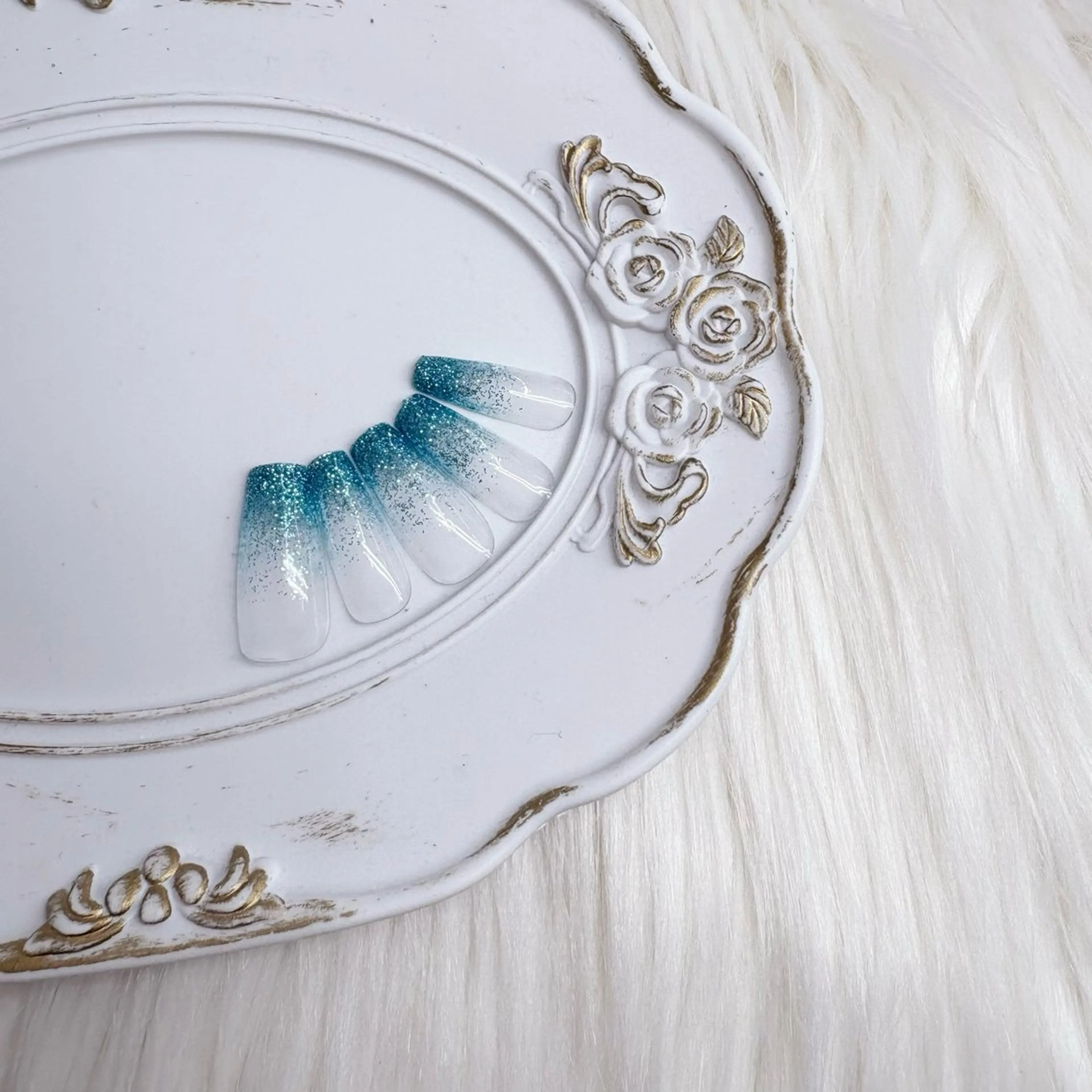 ネイル ブルー グラデーション ラメ(グリッター) ラメグラデーション Akiho 堺筋本町/心斎橋のネイルデザイン