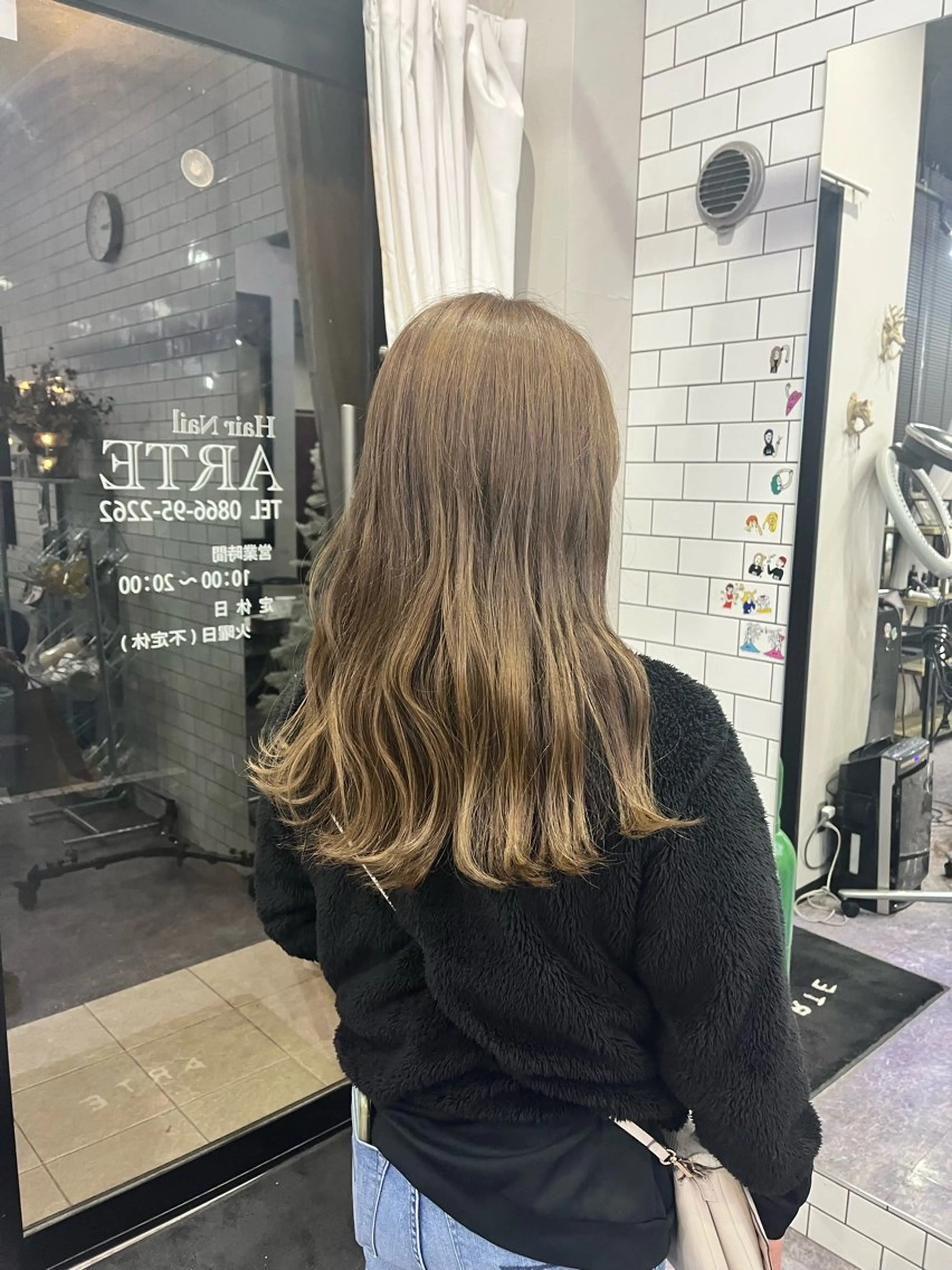 ロング カラー カット ヘアカラー 友滝 真菜美のヘアスタイル
