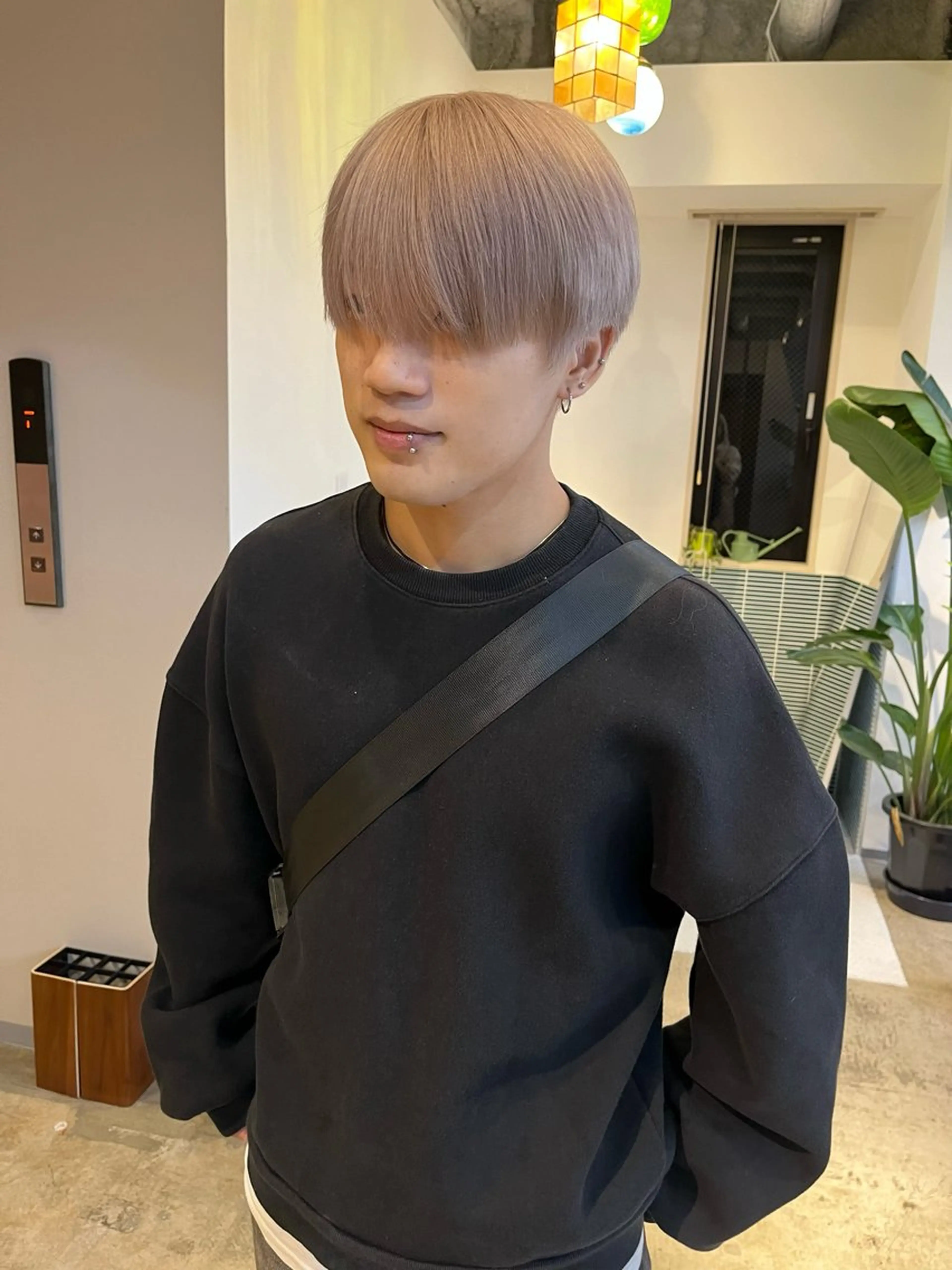 ショート カラー メンズ メンズブリーチ ベージュカラー ブリーチ ホワイトベージュ カット ヘアカラー トリートメント 🩷ハイトーン透明感 レイヤー🩷ユリカのヘアスタイル