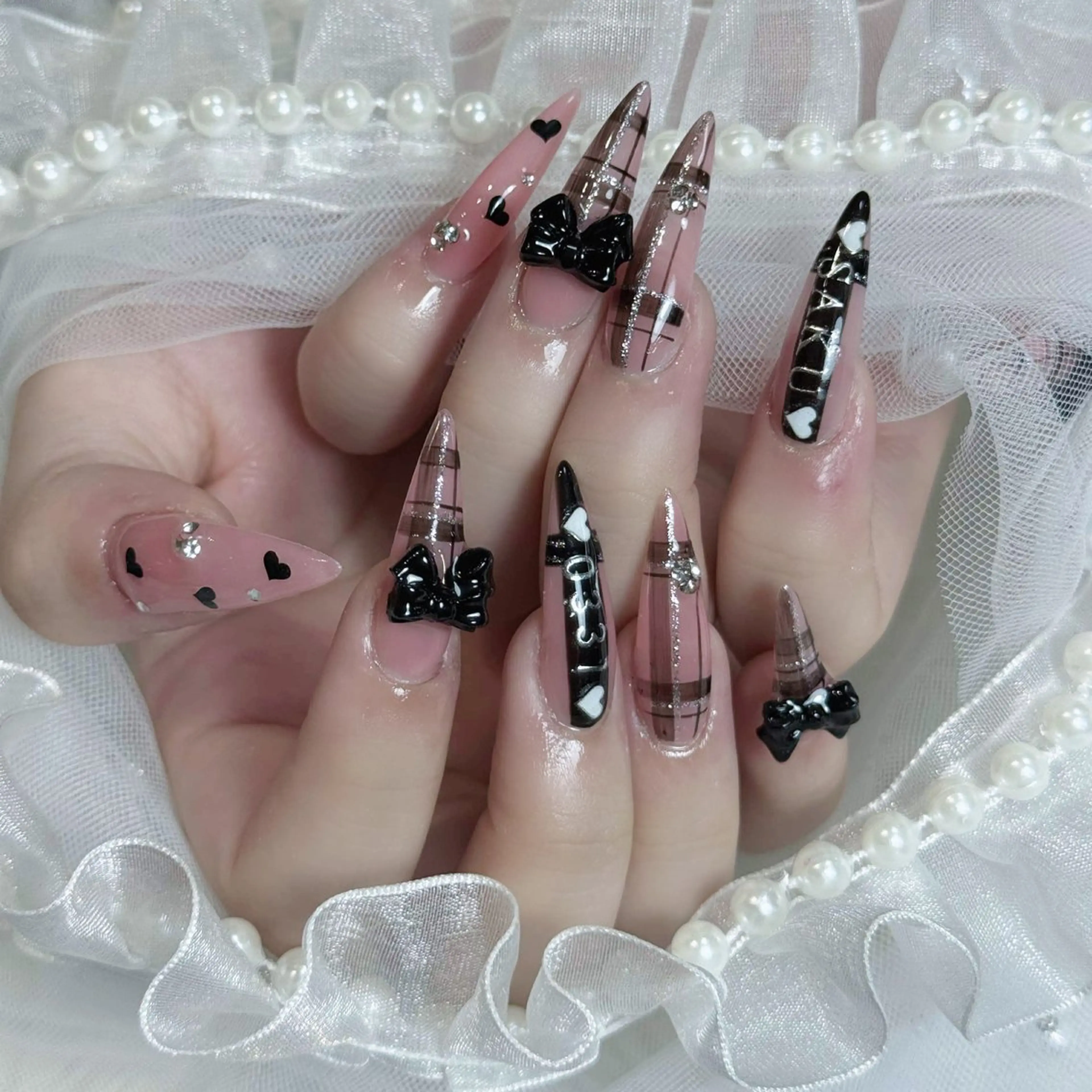 ネイル ボルドー ブラウン チークネイル ドット フットネイル Julli NailStudioのネイルデザイン