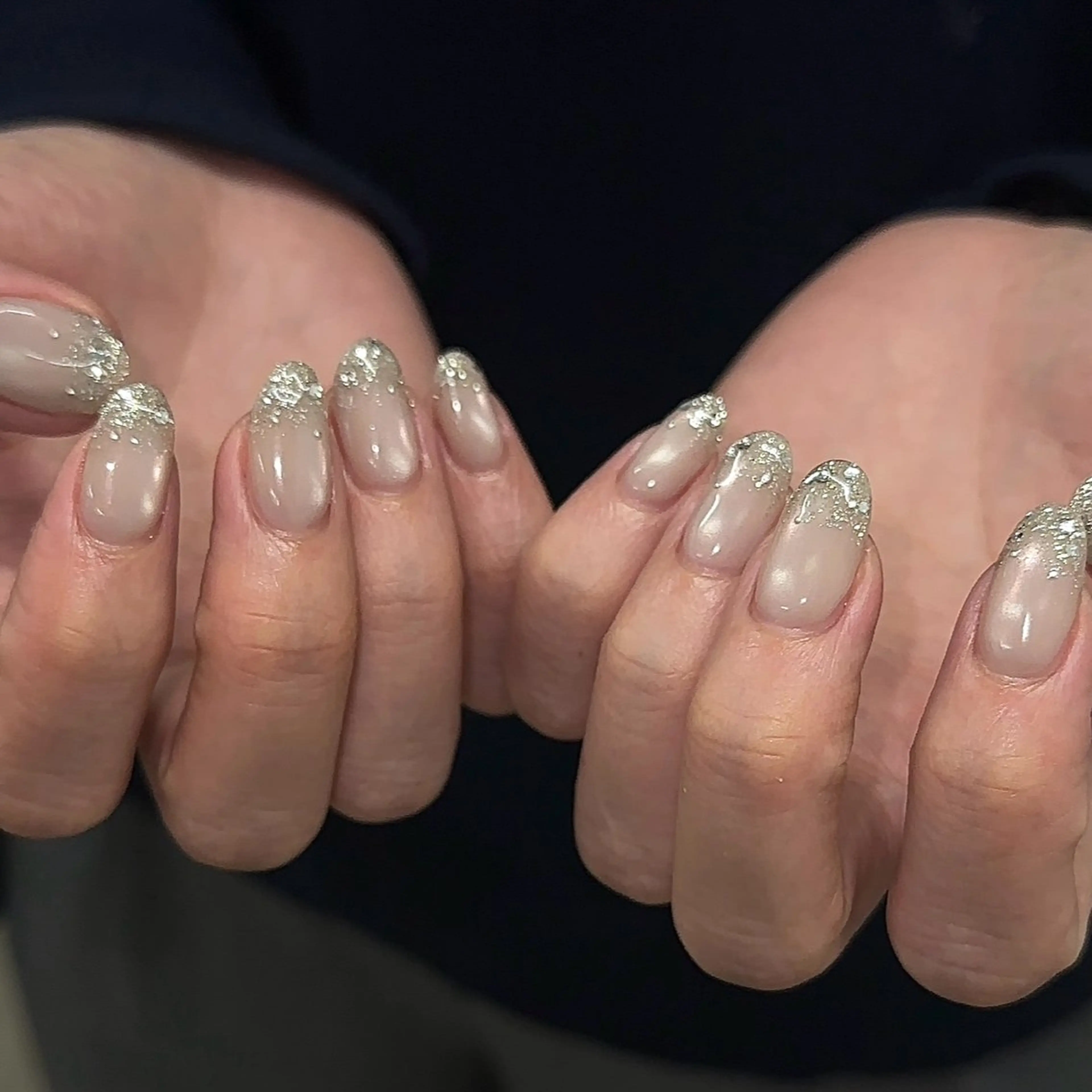 ネイル ハンドネイル 𝗺𝗮𝗸𝗶 .のネイルデザイン