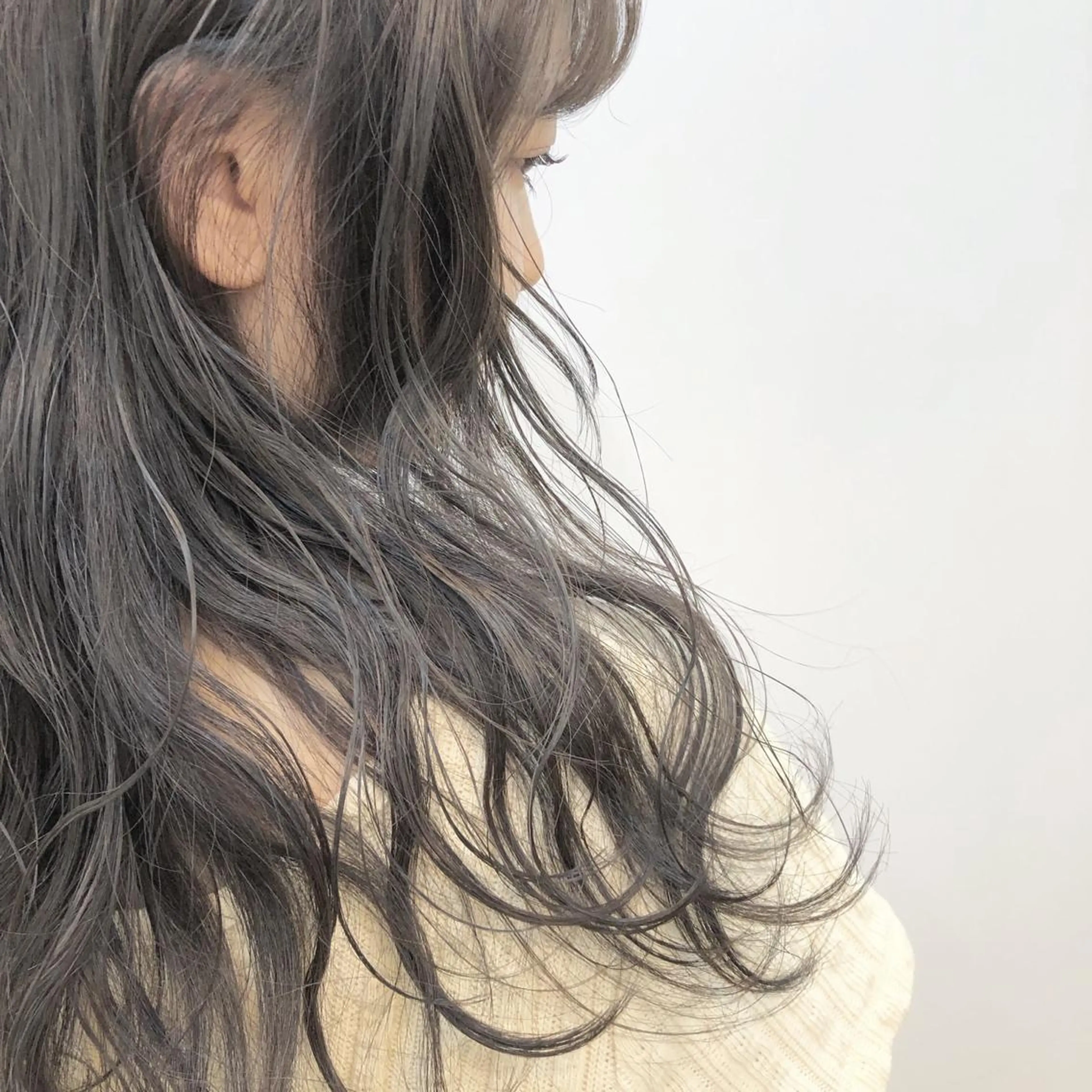 セミロング kai .のヘアスタイル